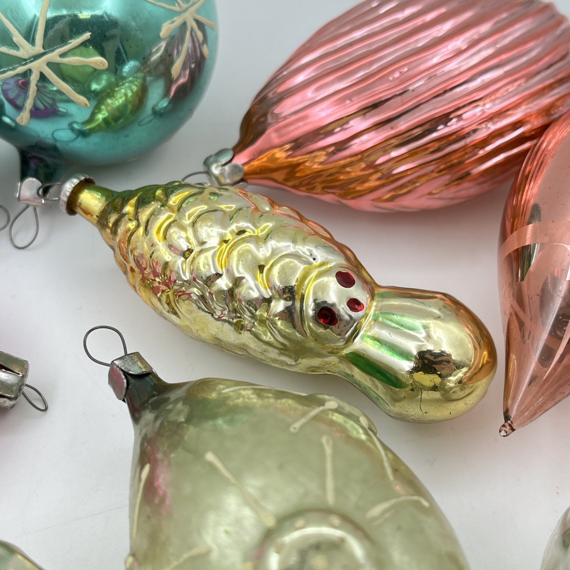 Набор из 10-ти ёлочных игрушек разной формы и размера, стекло, роспись, металл, СССР, 1960-1980 гг.