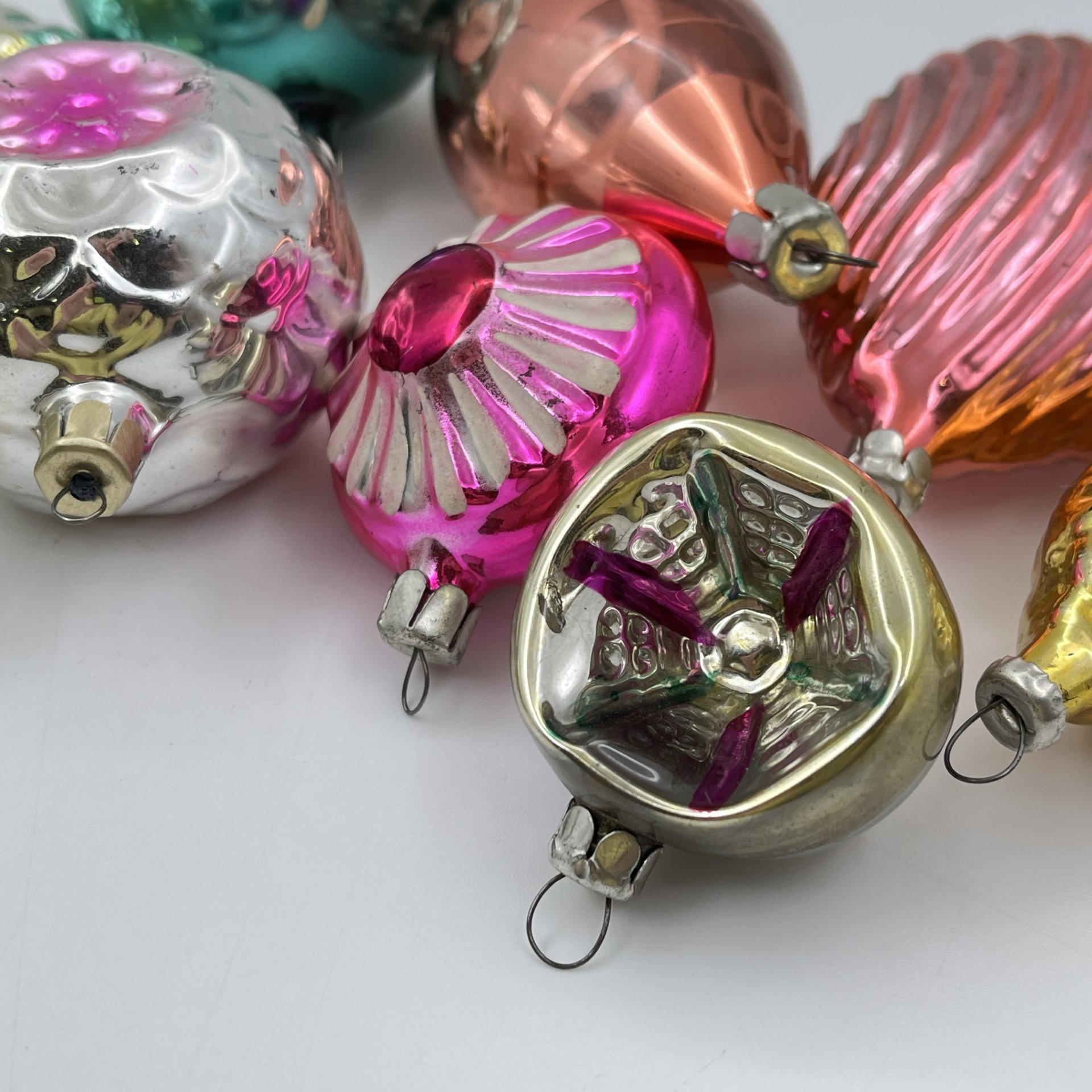 Набор из 10-ти ёлочных игрушек разной формы и размера, стекло, роспись, металл, СССР, 1960-1980 гг.