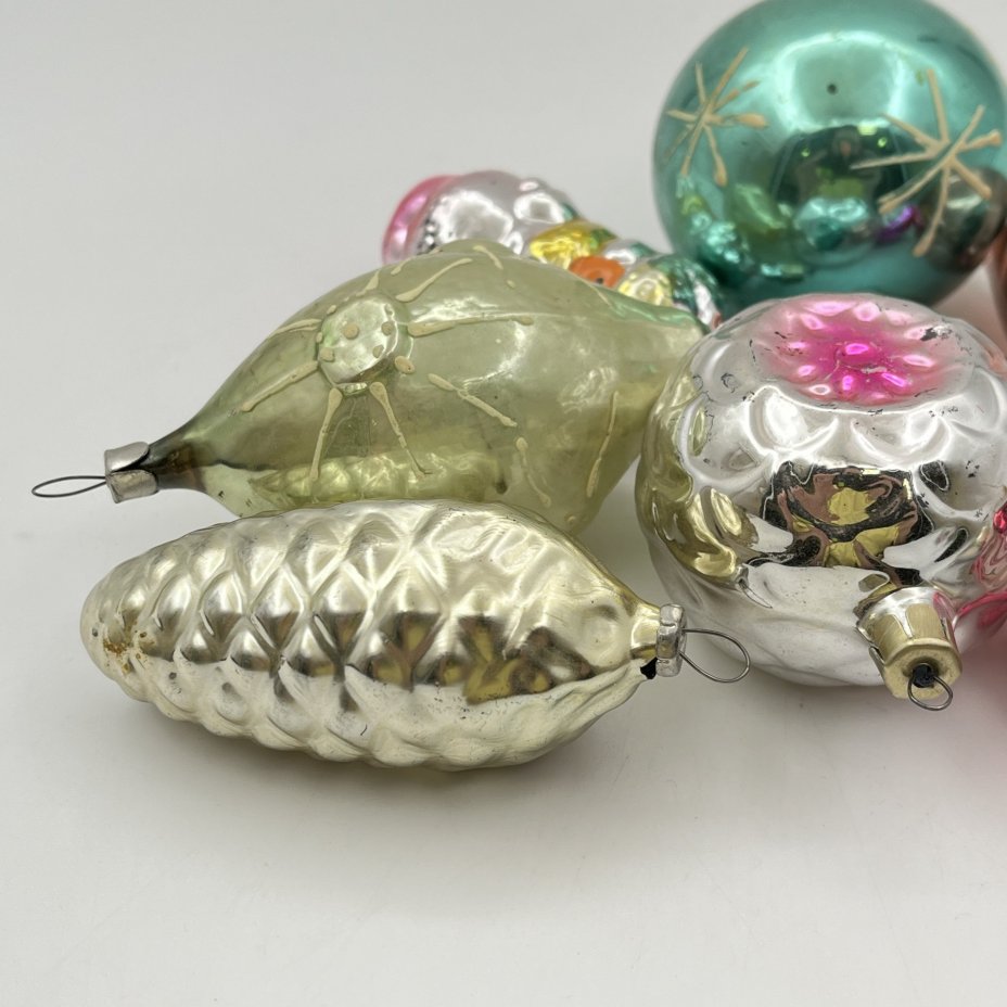 Набор из 10-ти ёлочных игрушек разной формы и размера