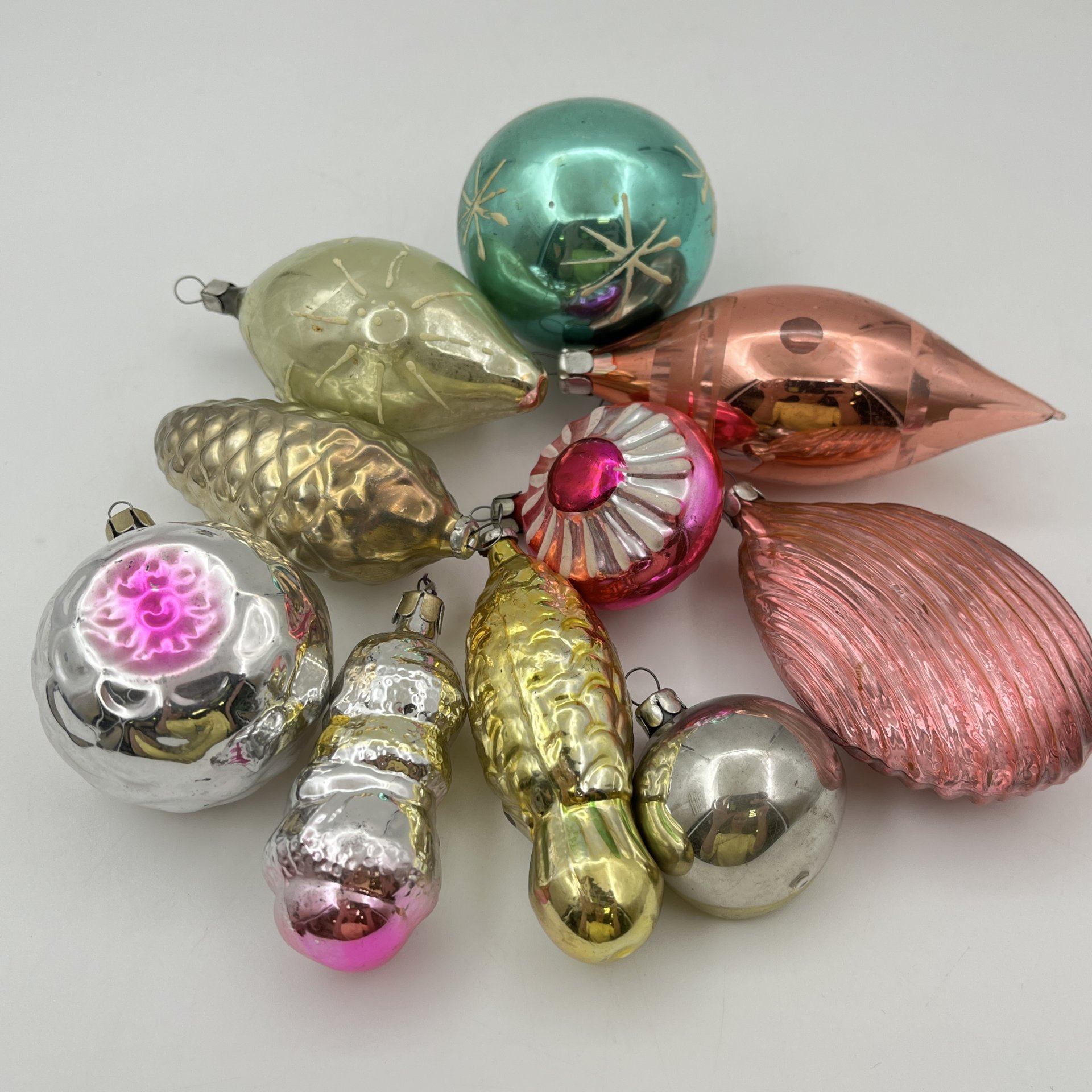 Набор из 10-ти ёлочных игрушек разной формы и размера, стекло, роспись, металл, СССР, 1960-1980 гг.