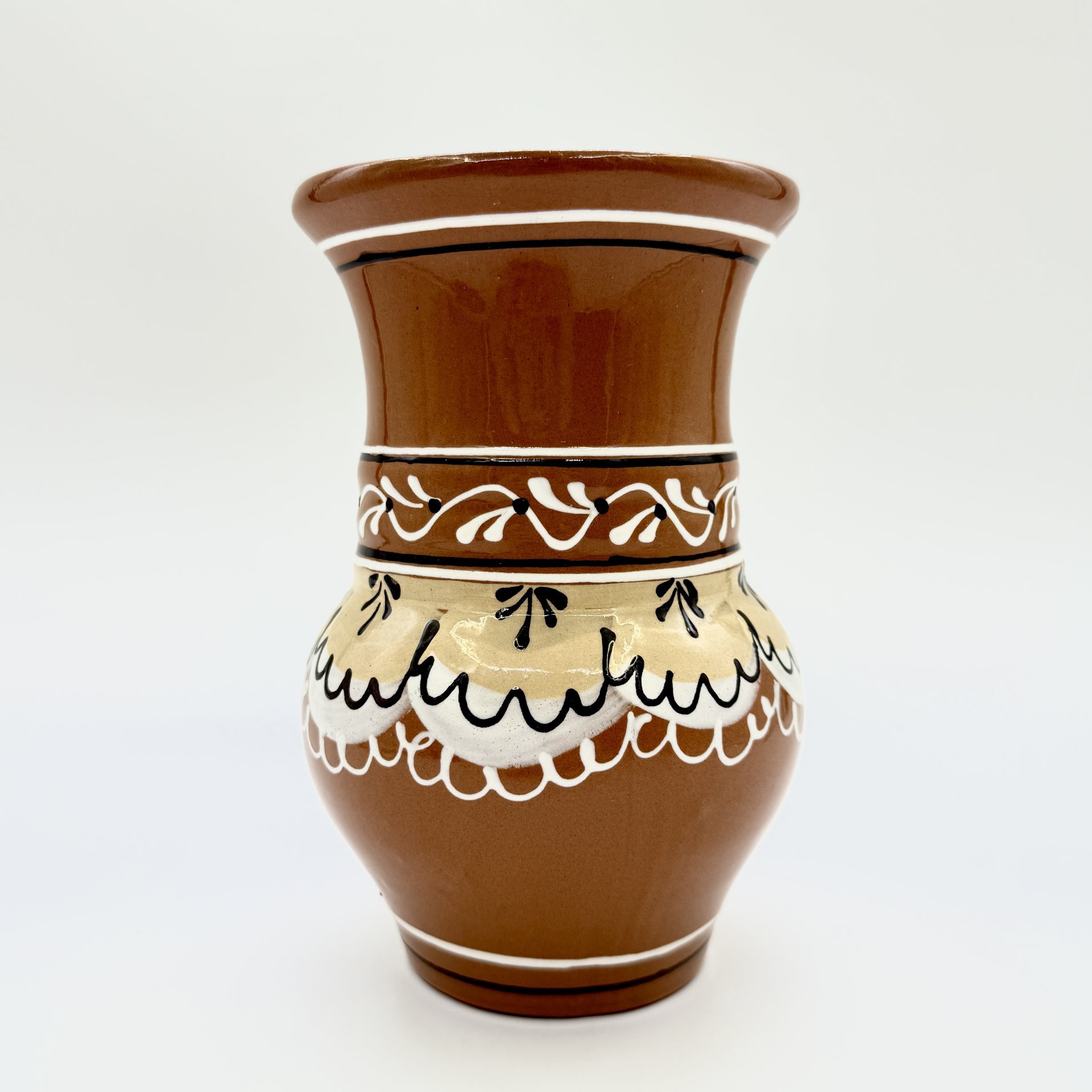 Крынка, украшенная флоральным декором, глина, поливы, роспись, СССР, 1960-1980 гг.