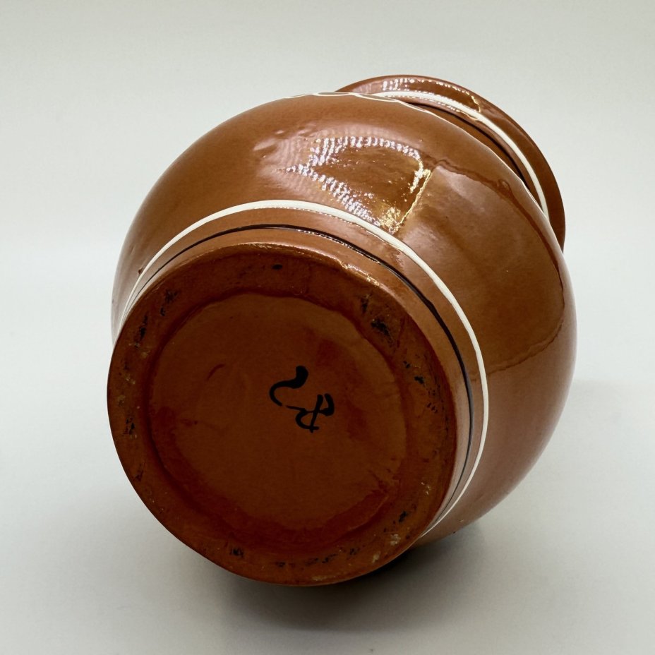 Крынка, украшенная флоральным декором, глина, поливы, роспись, СССР, 1960-1980 гг.