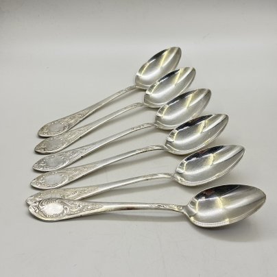 Набор из 6-ти столовых ложек, украшенных растительным декором, мНЦ (медь-никель-цинк), серебрение, Киевский завод столовых приборов и посуды им. Дзержинского (ЗiД, ЗиД), СССР, 1970-1990 гг.