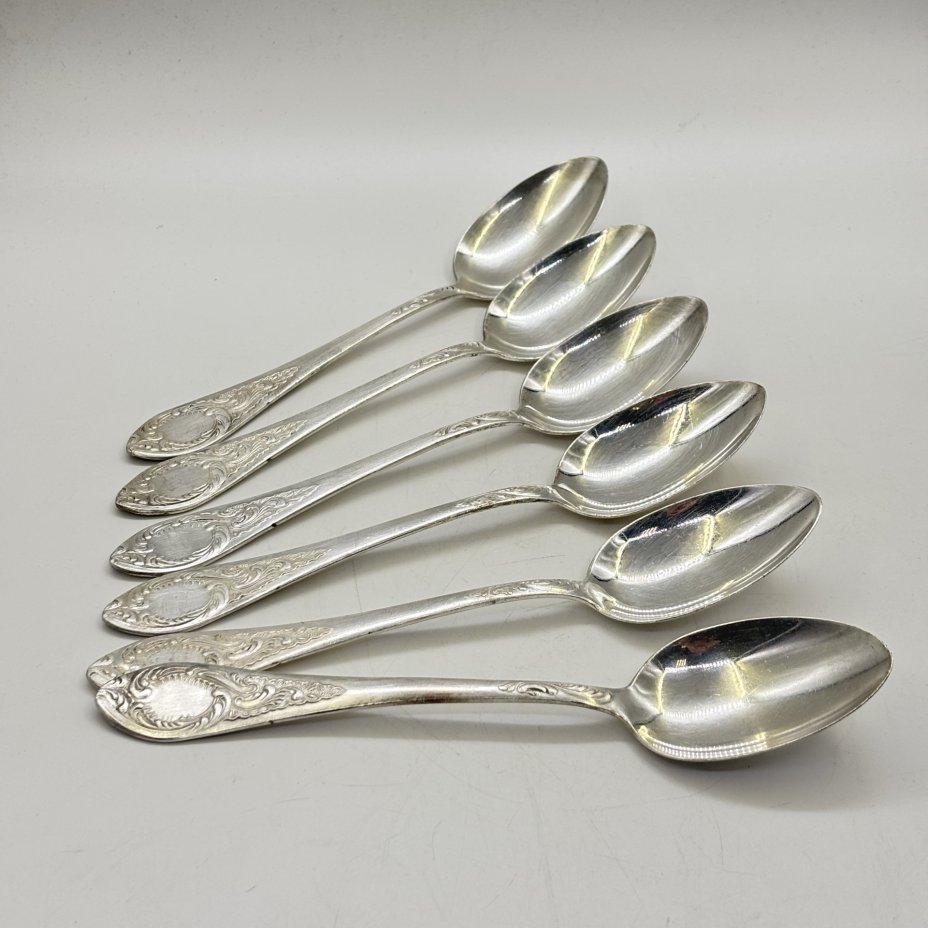 Набор из 6-ти столовых ложек, украшенных растительным декором, мНЦ (медь-никель-цинк), серебрение, Киевский завод столовых приборов и посуды им. Дзержинского (ЗiД, ЗиД), СССР, 1970-1990 гг.