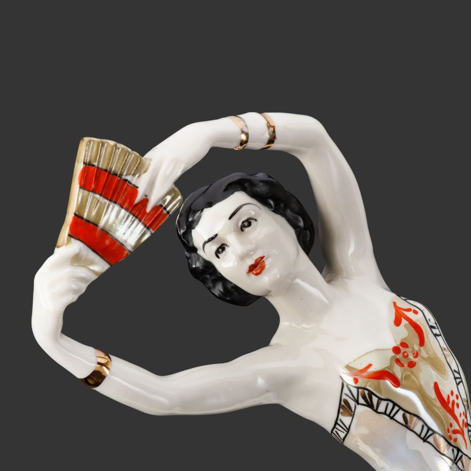 Статуэтка "Балерина Стуколкина Н.М." ("Испанский танец"), скульптор Сычев В.И., фарфор, роспись, люстр, золочение, Ленинградский завод фарфоровых изделий (ЛЗФИ), СССР, 1956-1967 гг.