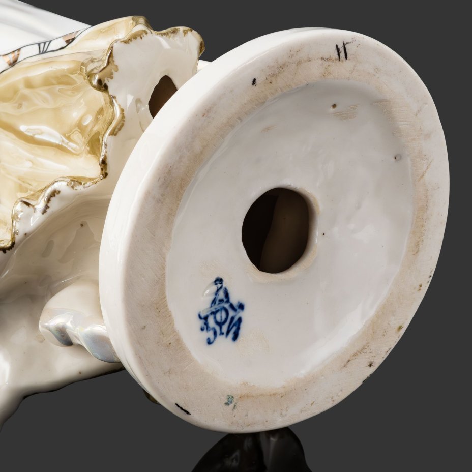 Статуэтка "Балерина Стуколкина Н.М." ("Испанский танец"), скульптор Сычев В.И., фарфор, роспись, люстр, золочение, Ленинградский завод фарфоровых изделий (ЛЗФИ), СССР, 1956-1967 гг.