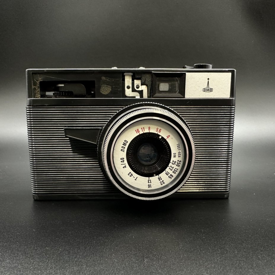 Фотоаппарат "Смена символ" с объективом "Т-43, 4/40", в кофре, ЛОМО (Ленинградское оптико-механическое объединение)