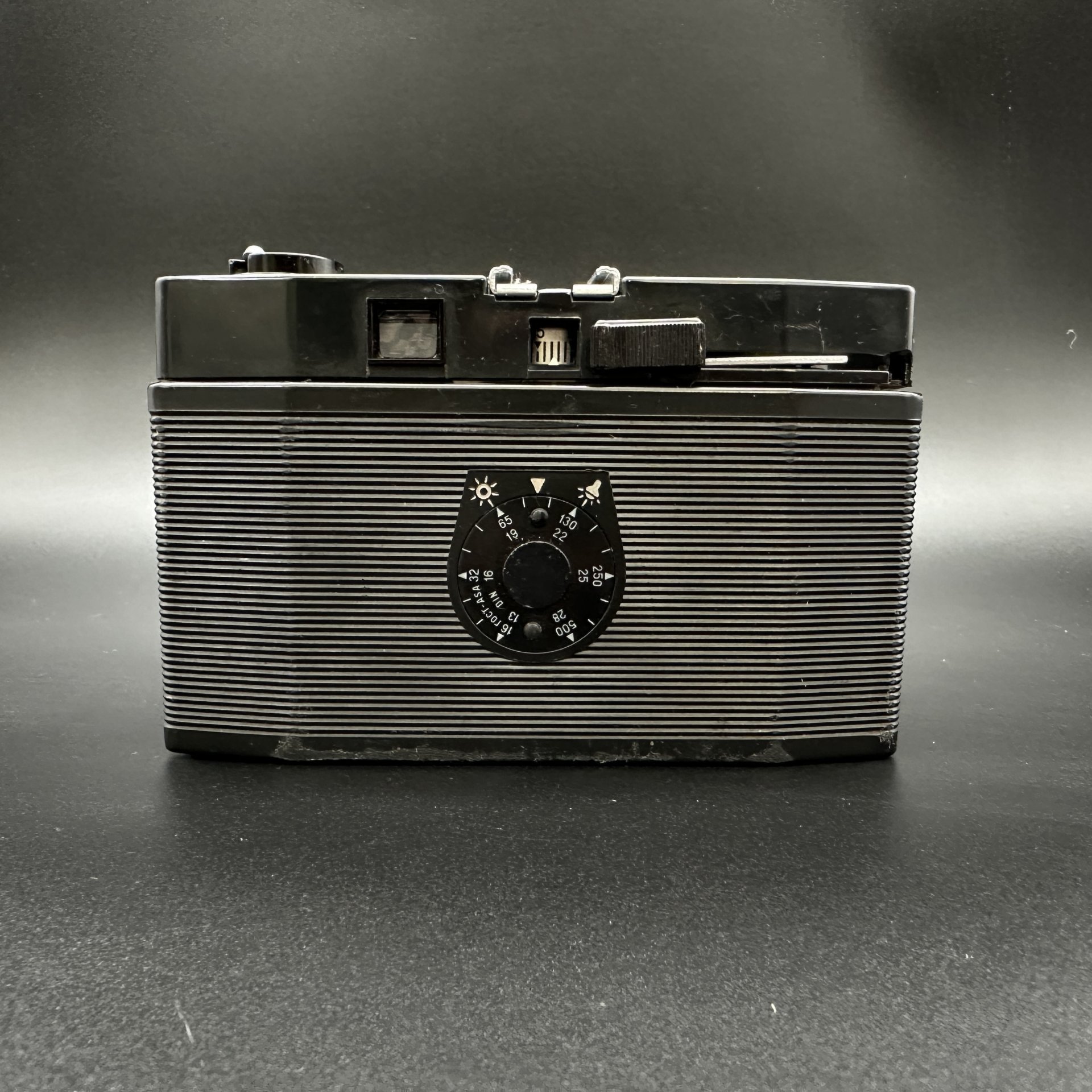 Фотоаппарат "Смена символ" с объективом "Т-43, 4/40", в кофре, ЛОМО (Ленинградское оптико-механическое объединение)