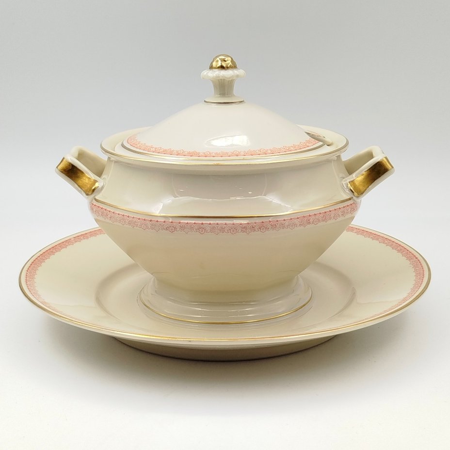 Соусник, украшенный растительным орнаментом, фарфор, деколь, золочение, Rosenthal (Розенталь), Германия, 1940-1941 гг., Rosenthal (Розенталь)