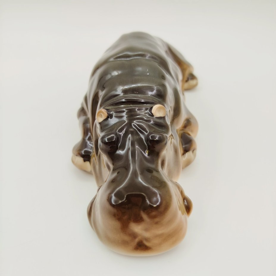 Статуэтка "Бегемот лежащий", фарфор, аэрография, Ленинградский фарфоровый завод (ЛФЗ), СССР, 1970-1991 гг.