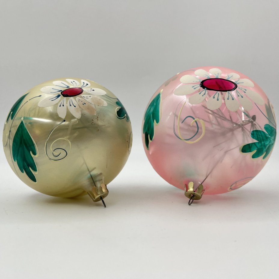Набор "Ромашки" из 2 подвесных ёлочных шаров (игрушек) в оригинальной коробке, Московское производственное объединение "Иней"
