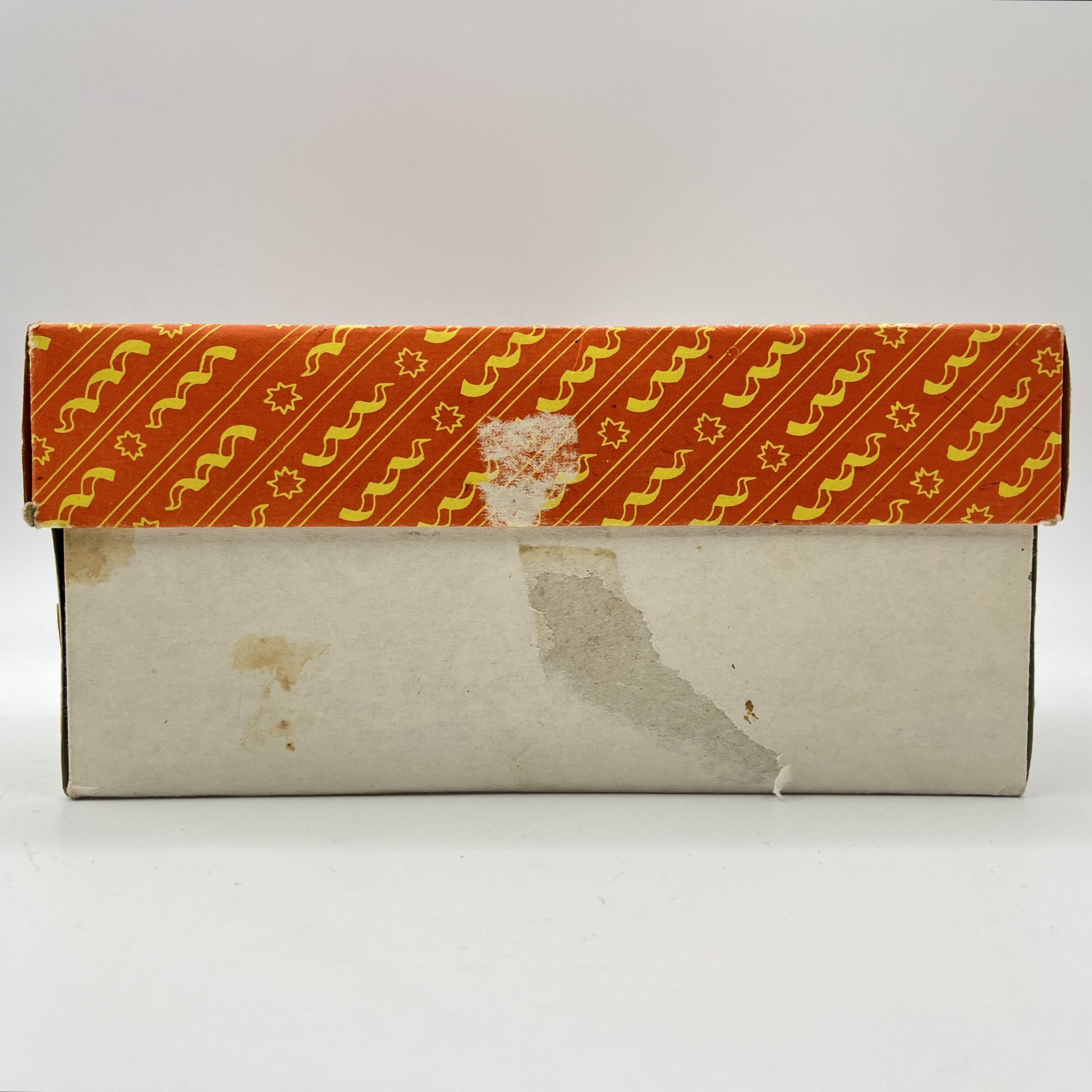 Набор "Ромашки" из 2 подвесных ёлочных шаров (игрушек) в оригинальной коробке, Московское производственное объединение "Иней", стекло, крашение, металл, Московский завод ёлочных украшений, СССР, 1977 г.