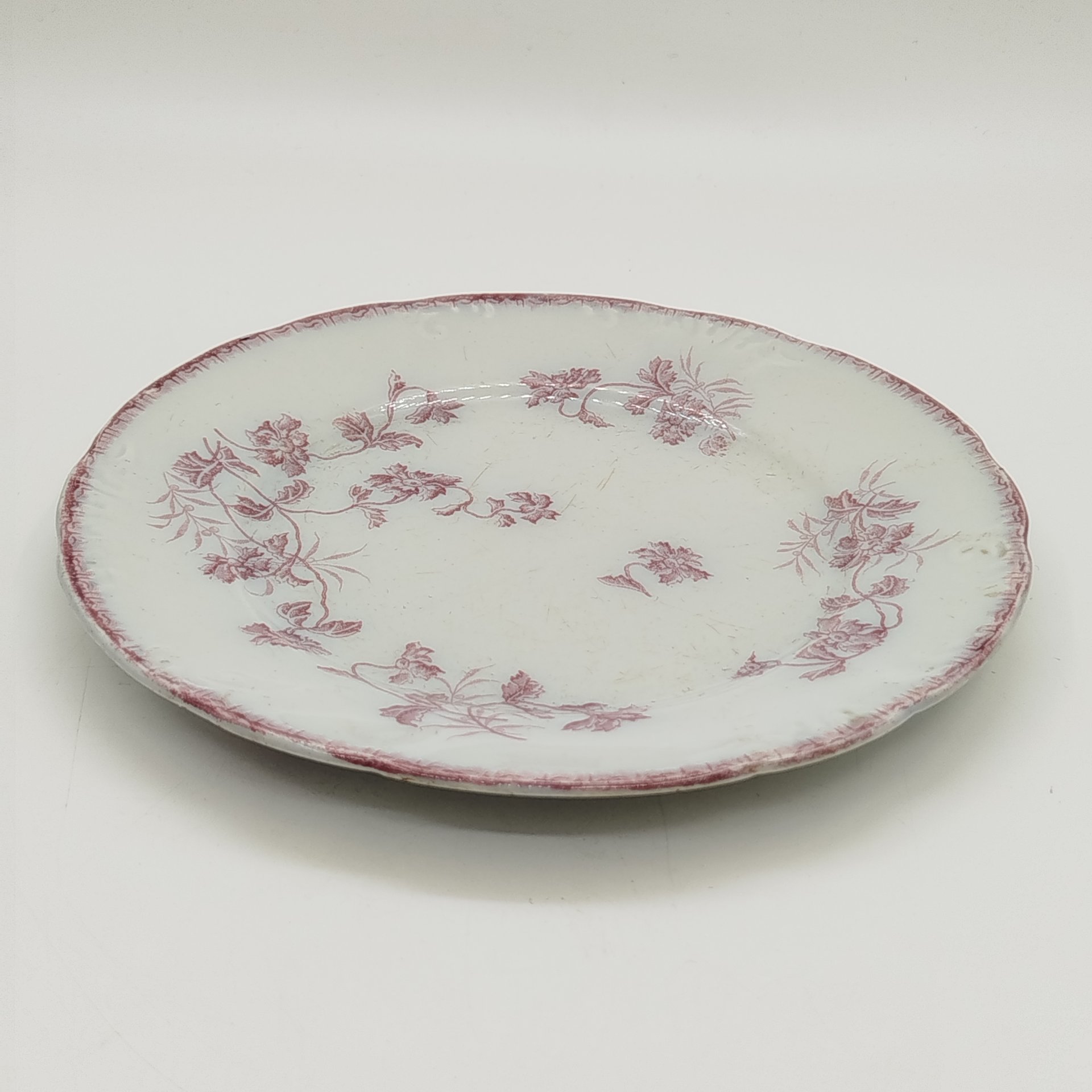 Тарелка пирожковая с нежным цветочным декором