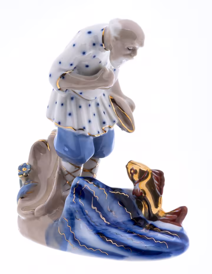 Статуэтка  "Старик и Золотая рыбка", фарфор, Турыгинский завод "Художественная керамика" ("Гжель"), скульптор Л. П. Азарова , СССР, 1950-1960 гг., Турыгинский фарфоровый завод артели «Художественная керамика» (Гжель)