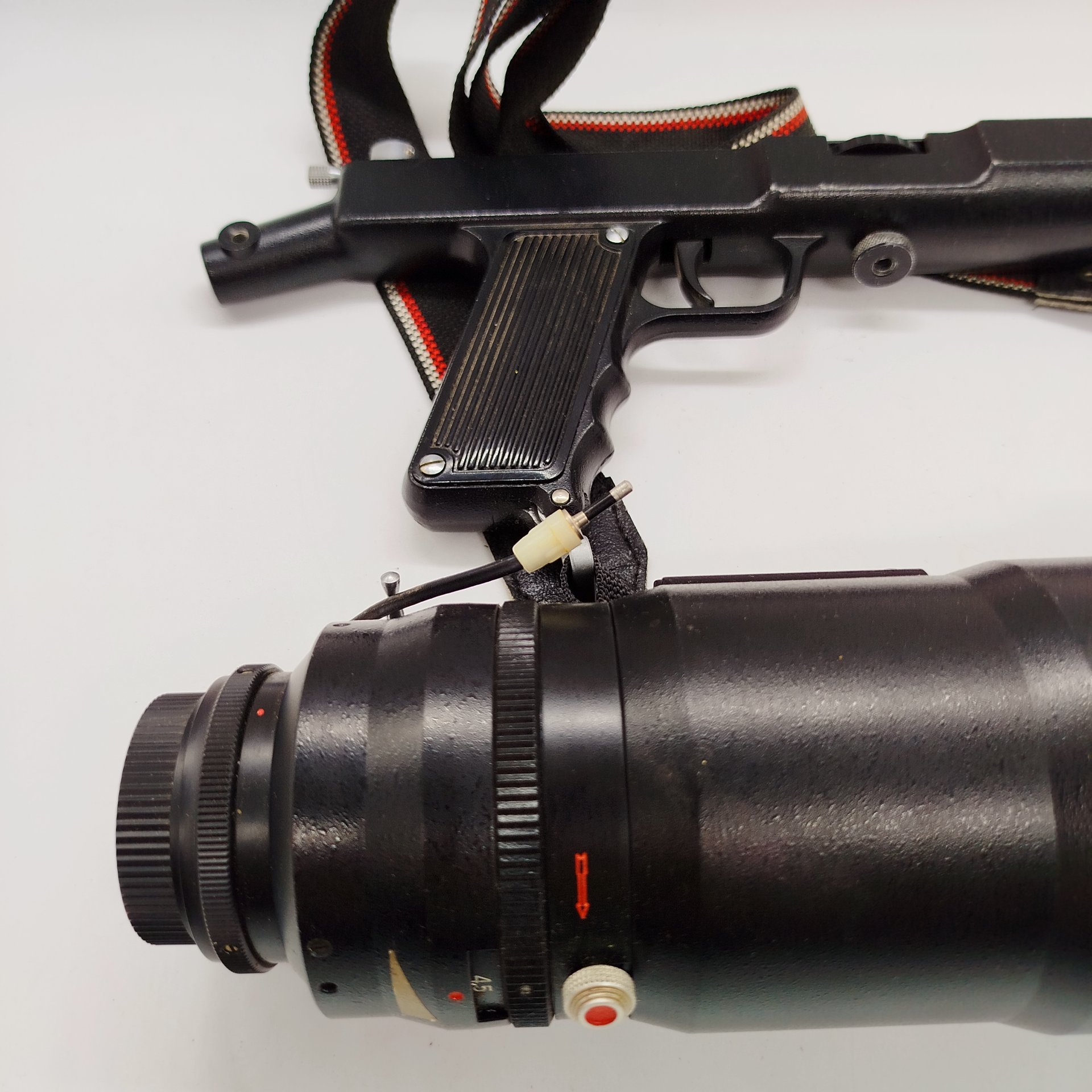 Фотоснайпер (объектив Таир-3С 300 mm f/ 4.5 в комплекте с фотоаппаратом Зенит 122) в оригинальном кофре, Красногорский механический завод (КМЗ)