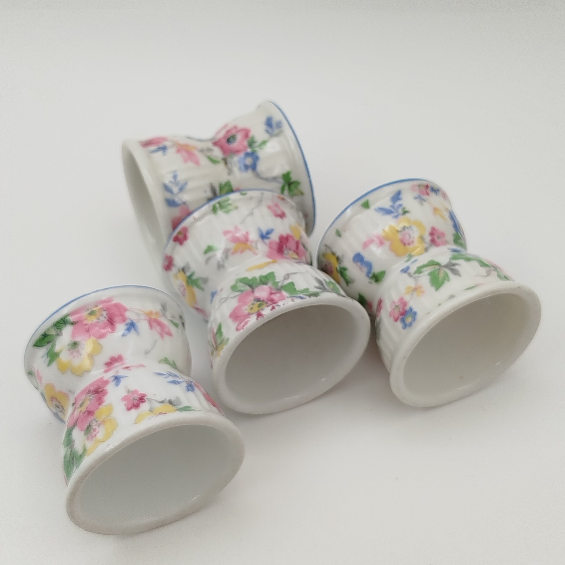 Набор колец для салфеток в стиле прованс с декором в виде полевых цветов (4 шт.)