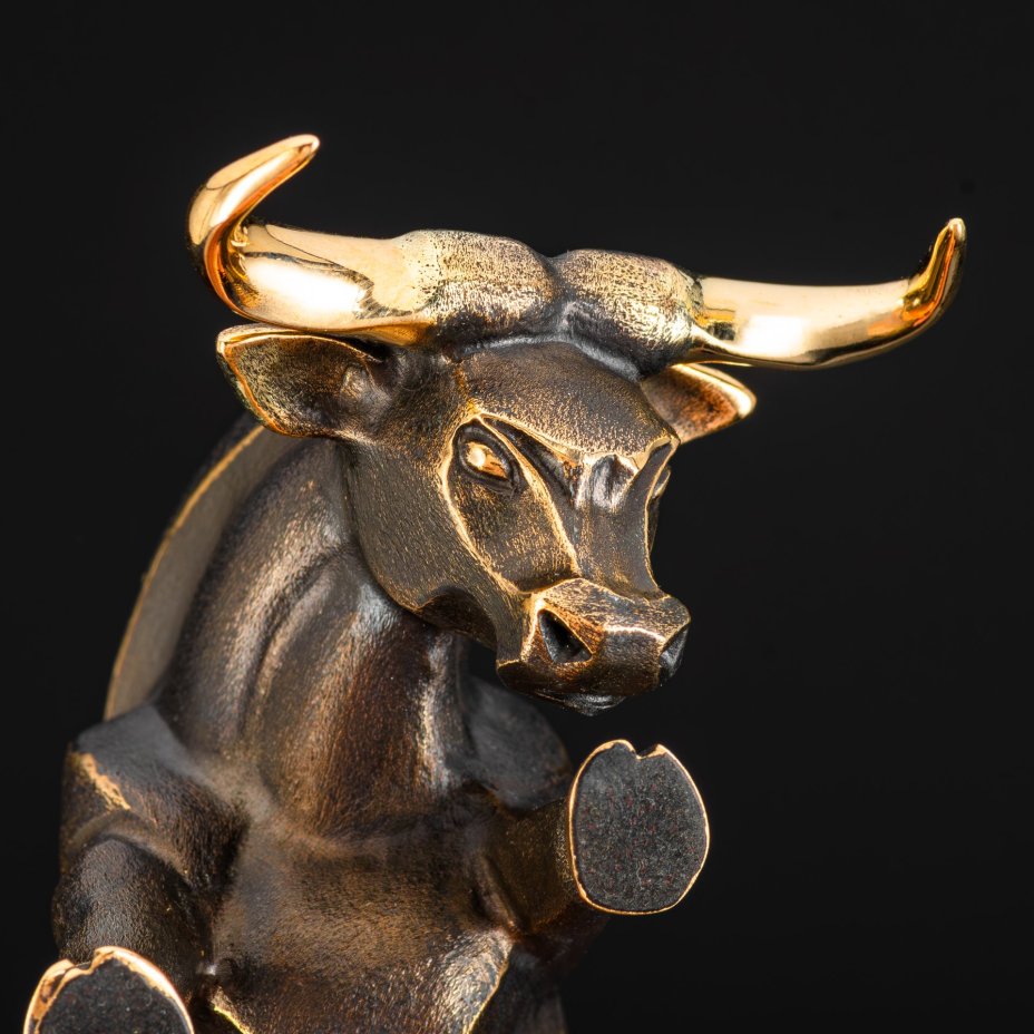 Скульптура "Бык Андалузский"