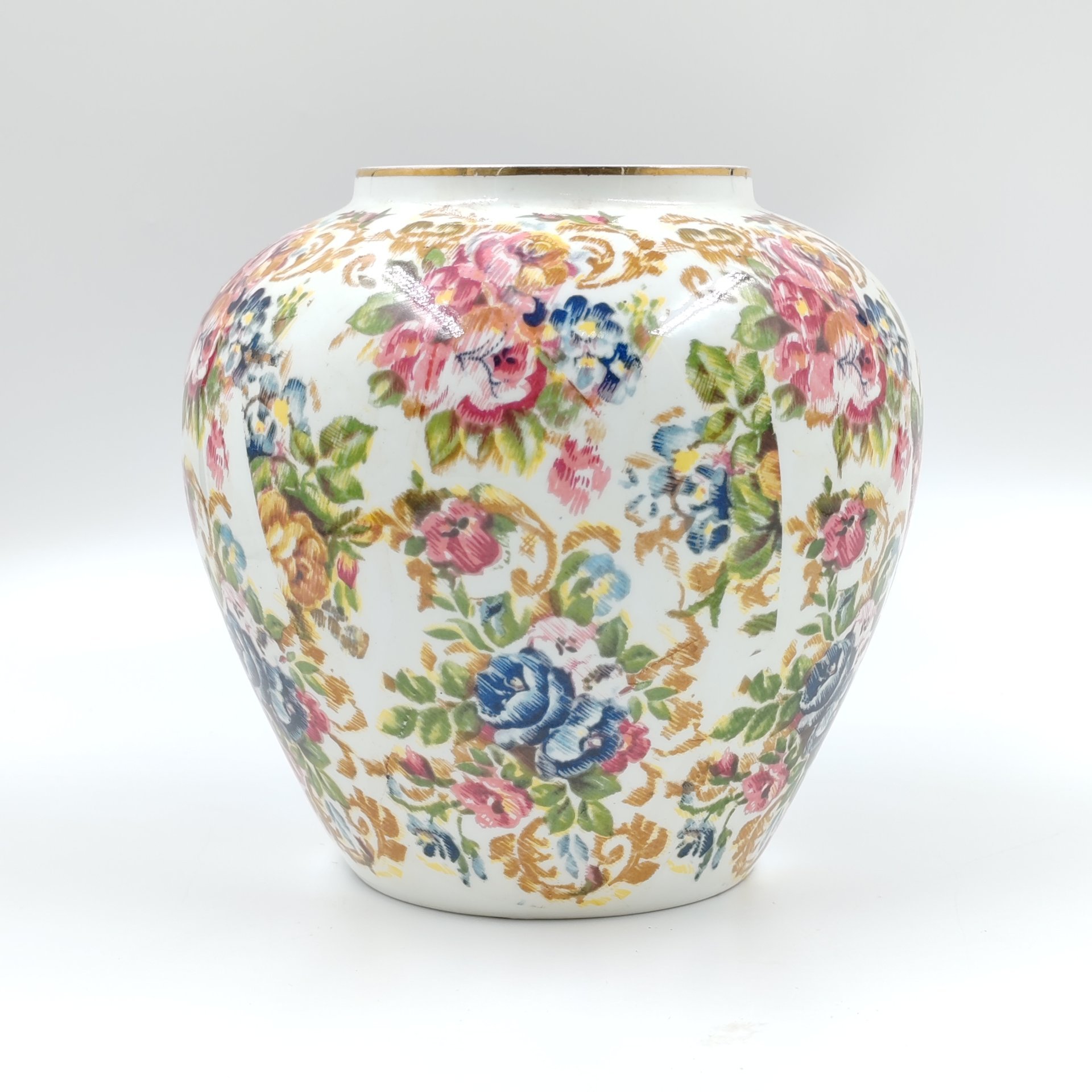 Ваза с цветочным декором, фарфор, деколь, золочение, Hitkari Potteries, Индия, 1980-2000 гг.
