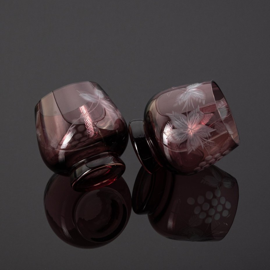 Пара бокалов без ножек с декором в виде винограда