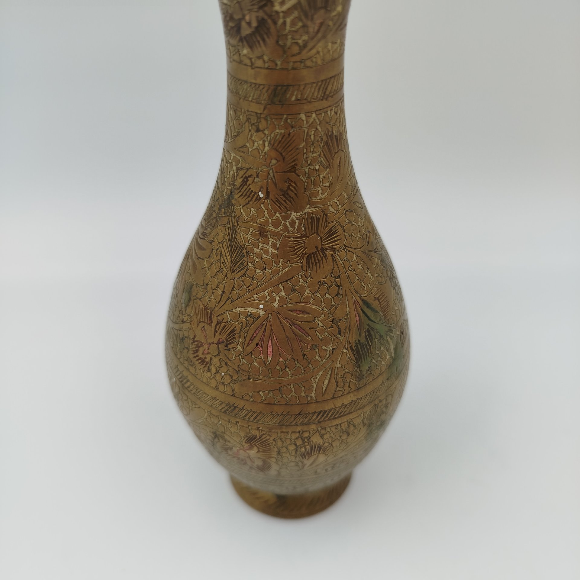 Вазочка с растительным декором в восточном стиле, латунь, гравировка, холодные эмали, Индия, 1970-1990 гг.