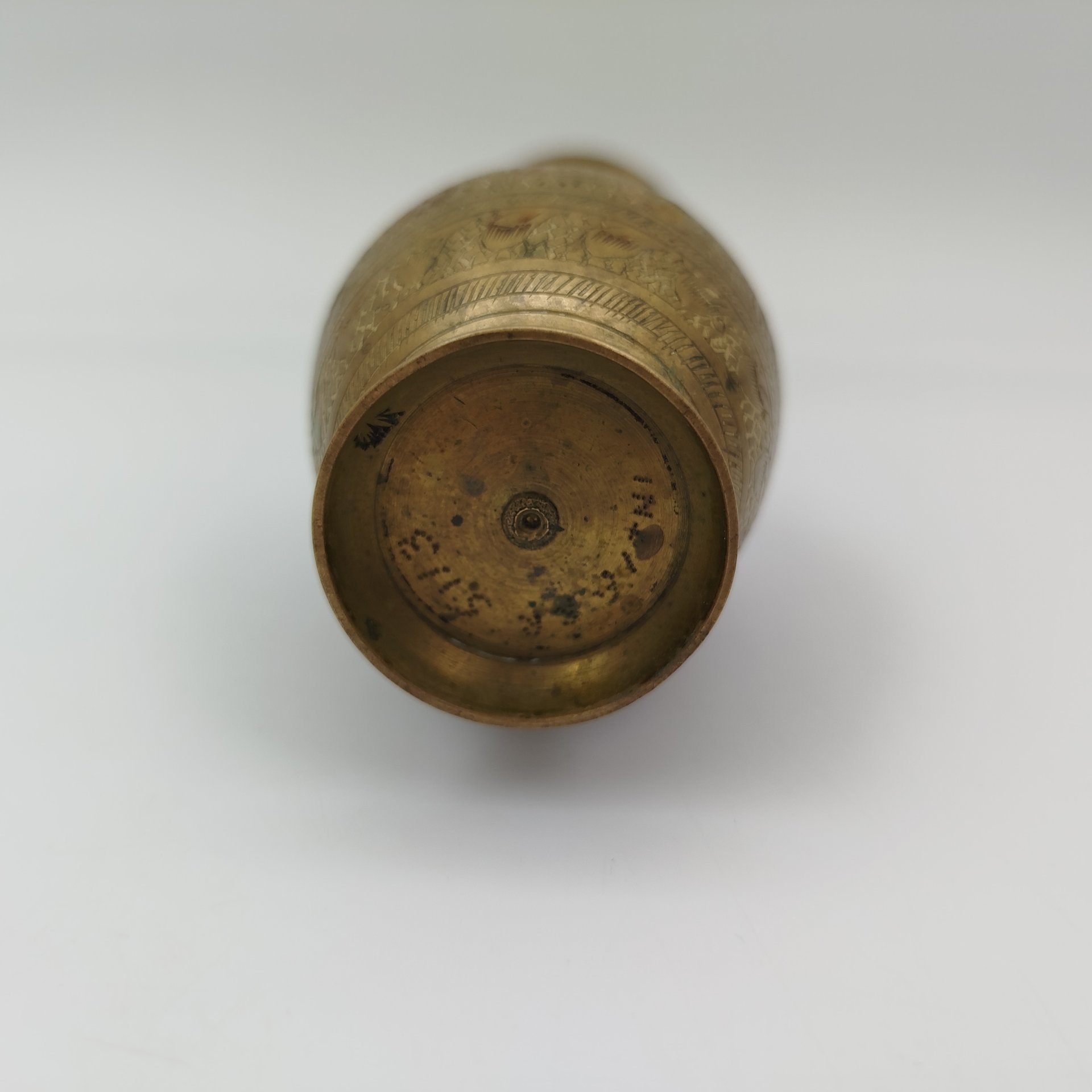 Вазочка с растительным декором в восточном стиле, латунь, гравировка, холодные эмали, Индия, 1970-1990 гг.