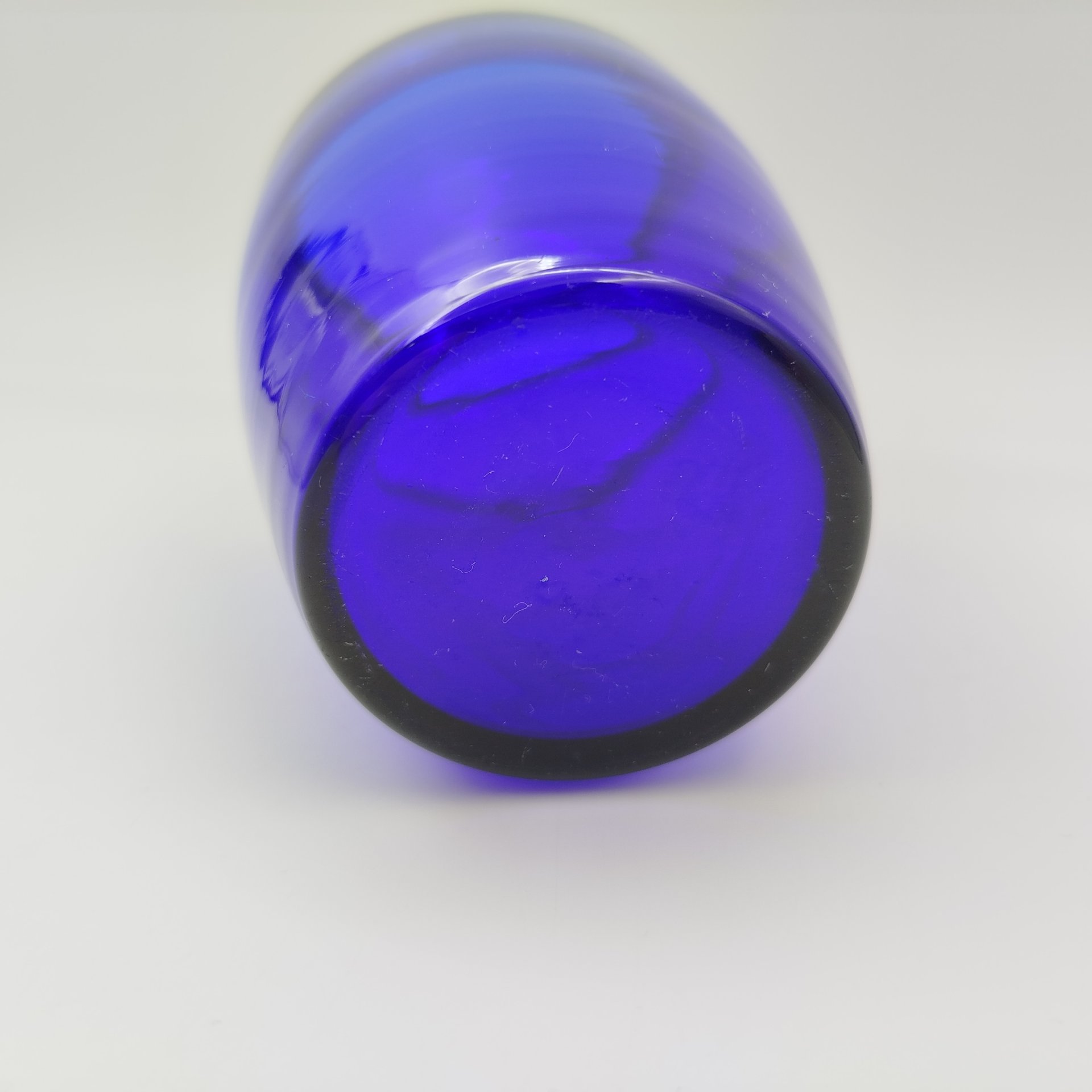 Ваза кобальтового оттенка с золотым кантом, стекло, золочение, СССР, 1970-1990 гг.