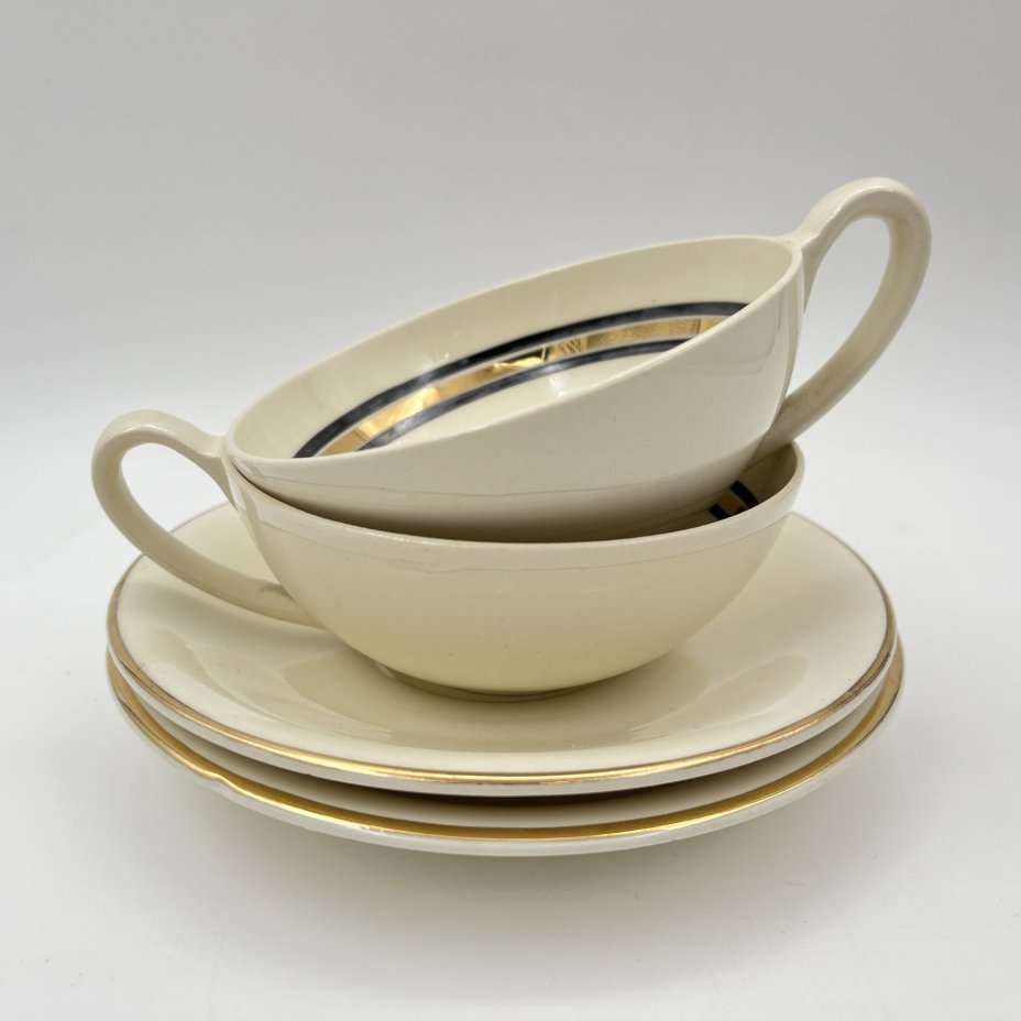 Набор чайных пар на две персоны с декором в виде линий, Petrus Regout Maastricht, фаянс, золочение, Нидерланды, 1890-1930 гг.