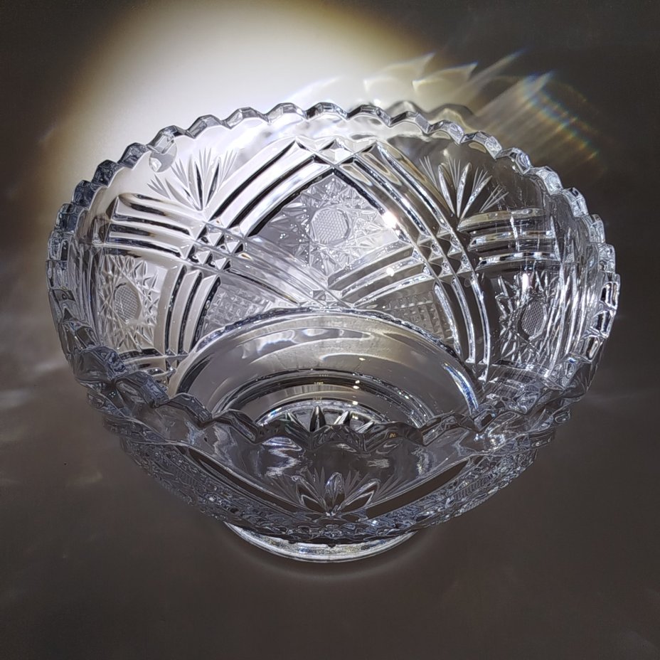 Ваза для фруктов с рельефным декором