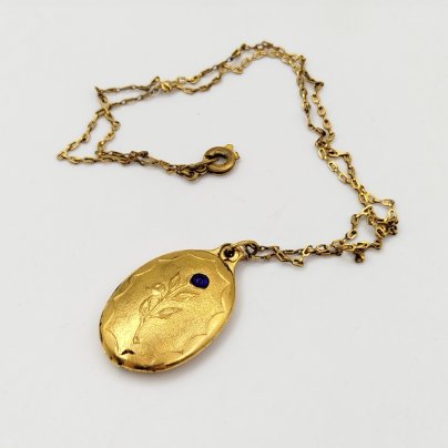 Кулон-локет с изображением цветка, на цепочке