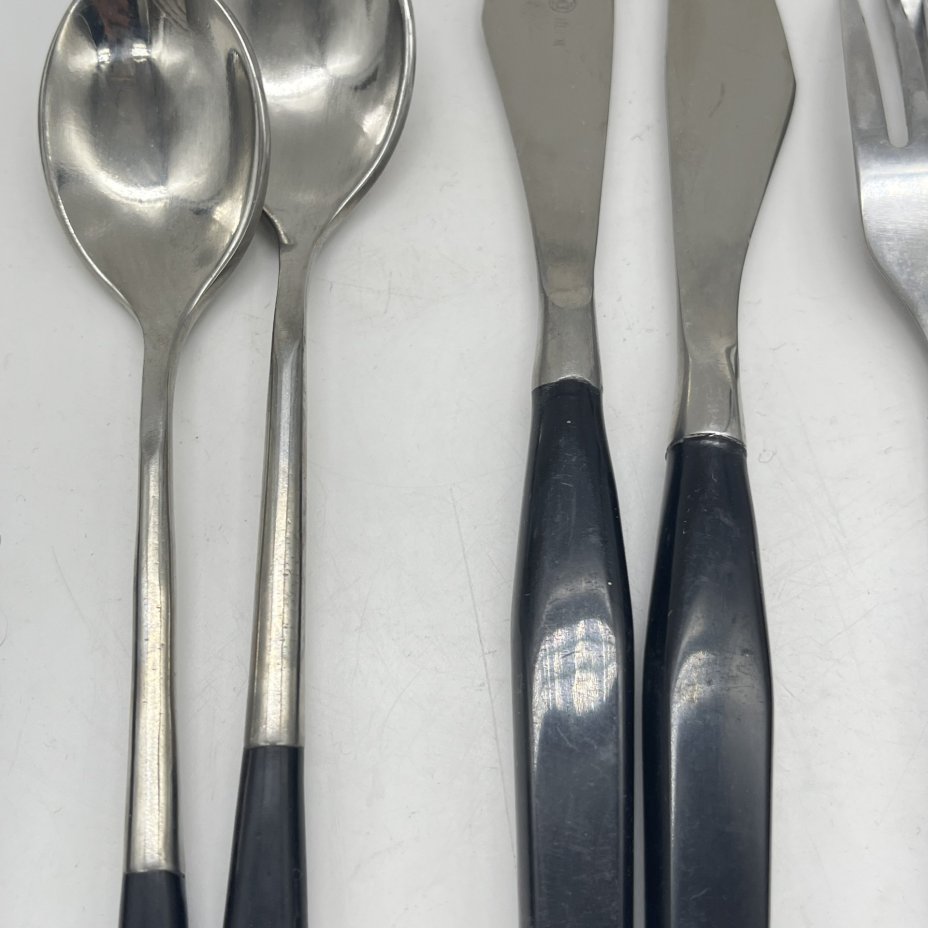 Набор столовых приборов "Вечерний" на  две персоны (2 вилки, 2 ложки, 2 столовых ножа, нож для масла), нержавеющая сталь, пластик