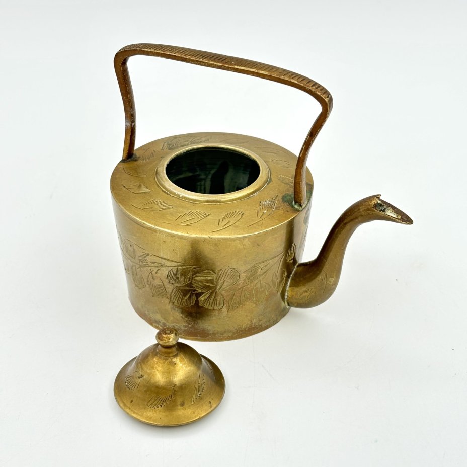 Чайник заварочный (миниатюрный, декоративный), украшенный растительным мотивом