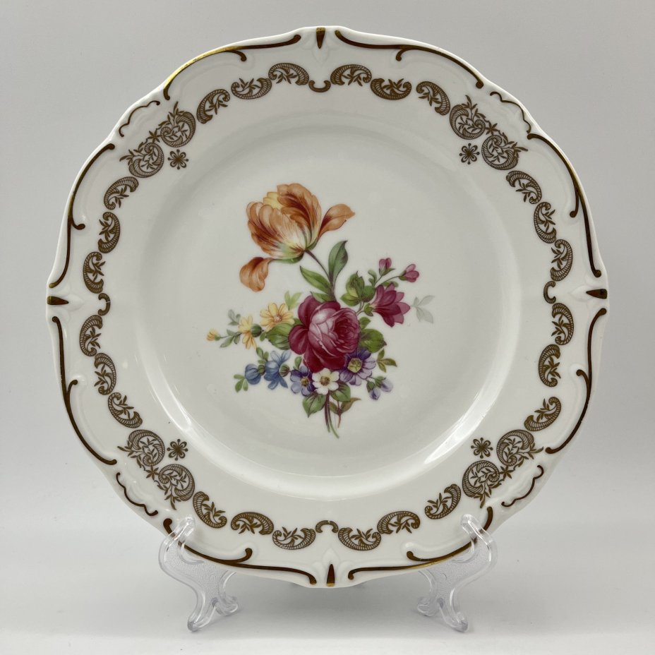 Тарелка, украшенная мейсенским букетом
