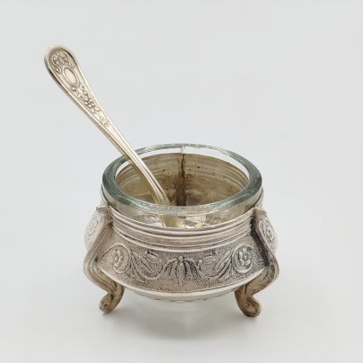 Солонка с ложкой, украшенная цветочным декором, Мстерская художественная фабрика  «Ювелир»