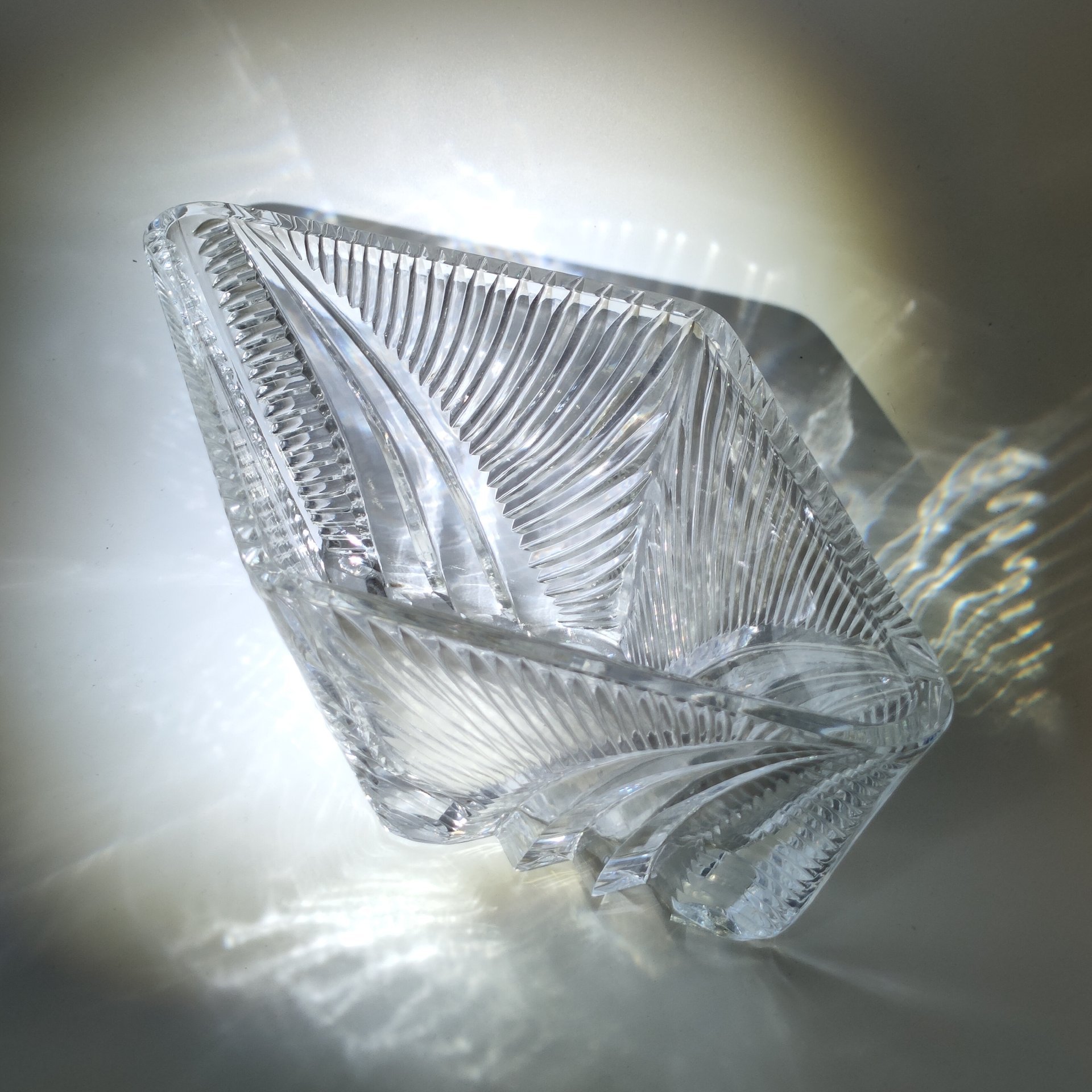Ваза сервировочная (салатник, конфетница) в форме ромба, хрусталь, алмазная грань, СССР, 1970-1990 гг.
