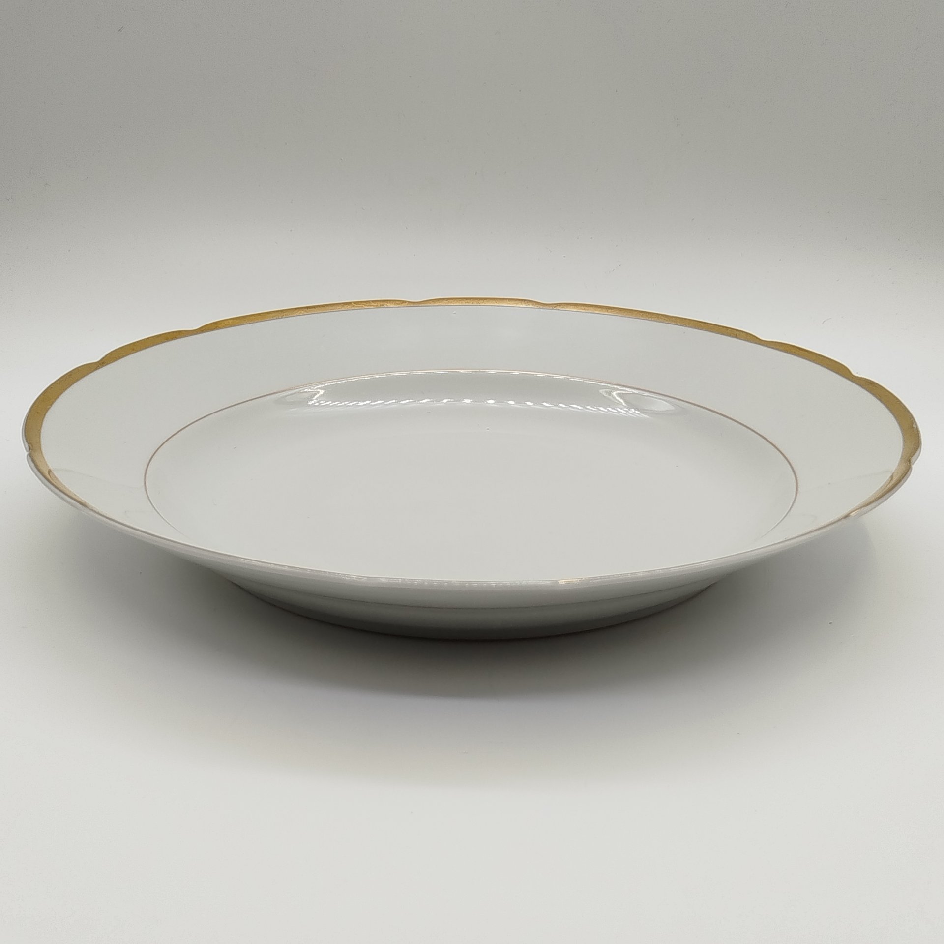 Блюдо сервировочное с золотистым кантом, фарфор, золочение, Cmielow, Польша, 1950-1980 гг.