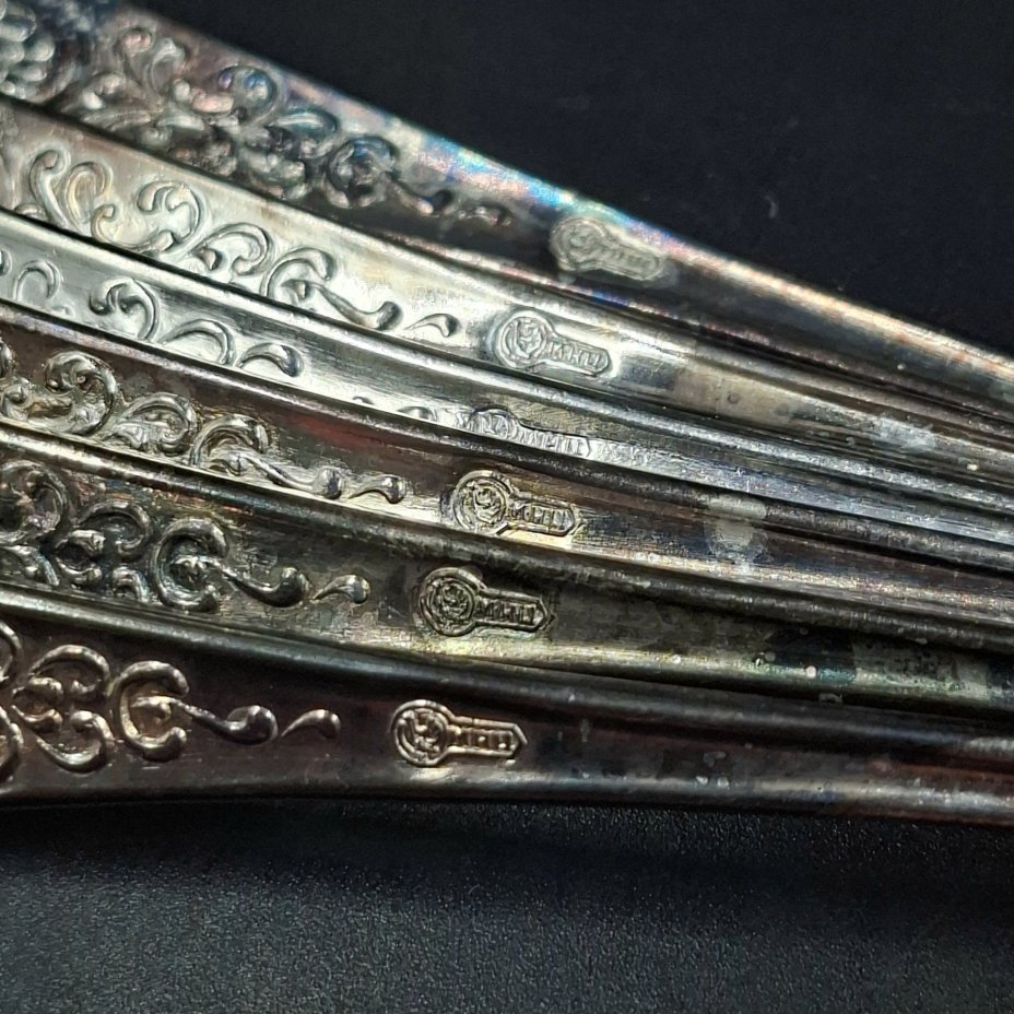 Набор из шести десертных ложек "Серебряная роза" в коробке, мНЦ (медь-никель-цинк), Кольчугинский завод цветных металлов, СССР, 1970-1990 гг.