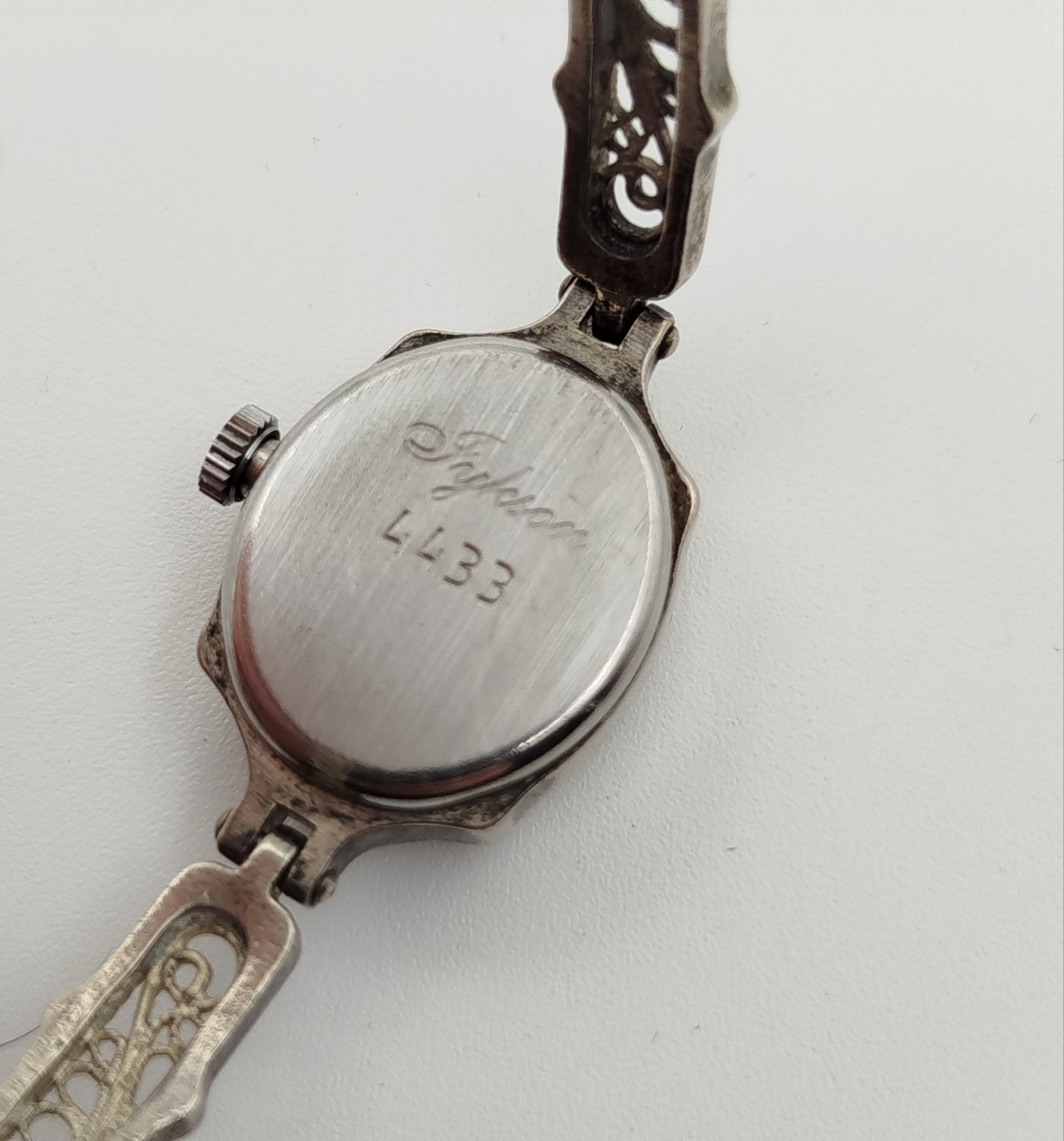 Часы наручные (женские) "Чайка" на ажурном браслете, металл, скань, стекло, Угличский часовой завод «Чайка», Россия, 1991-2010 гг.