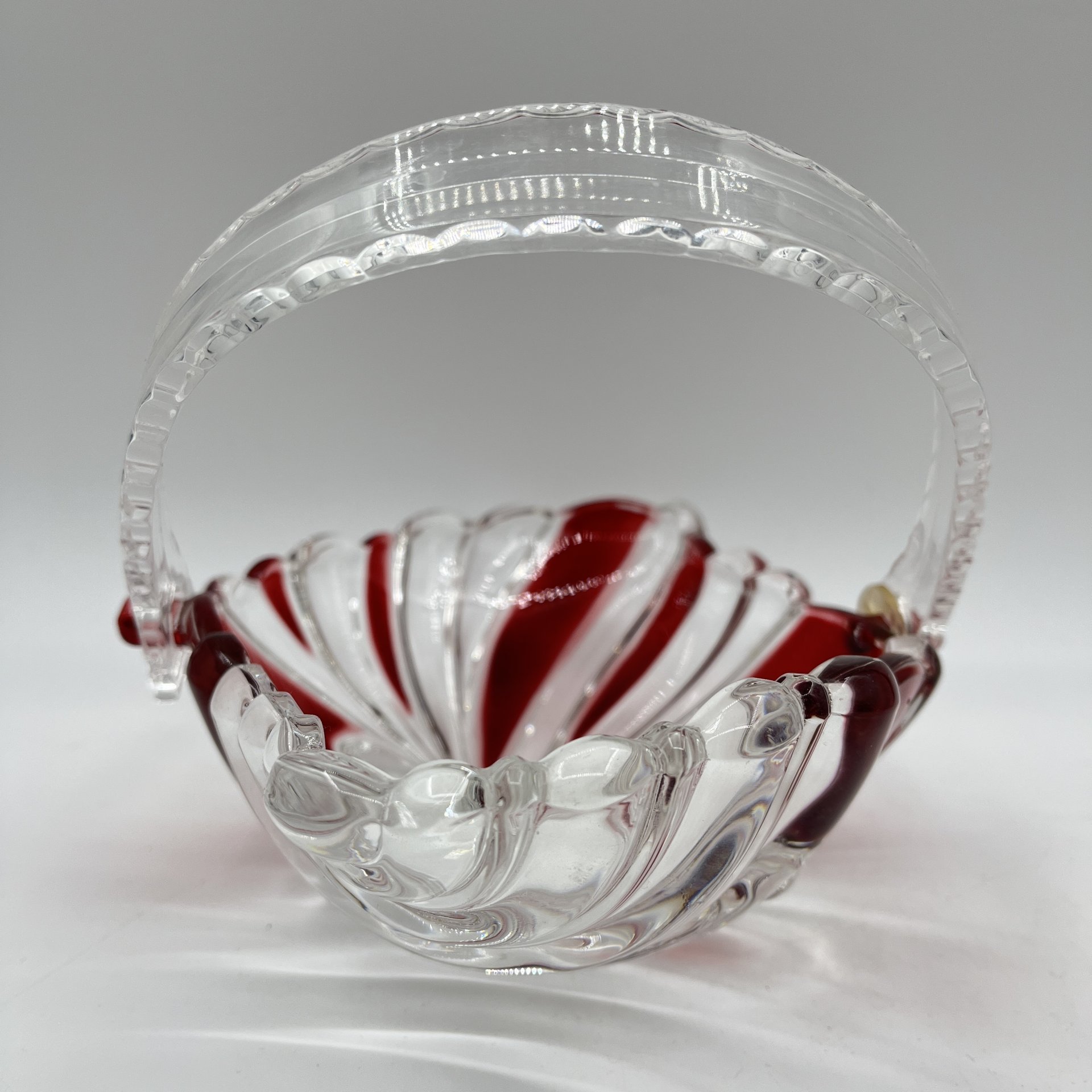 Ваза для конфет в виде листа, с ручкой, Walther Glas