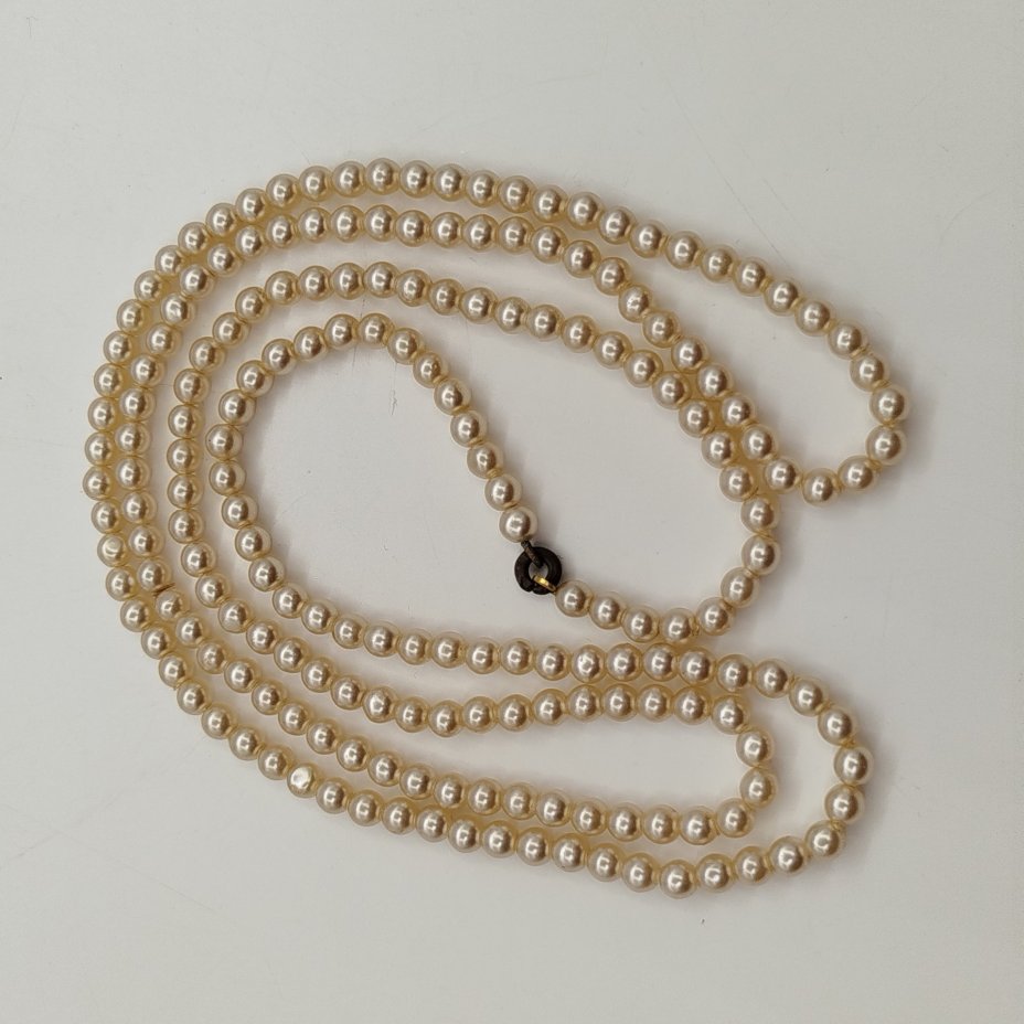 Бусы с бусинами круглой формы, композитный материал (имитация жемчуга), сплав металлов