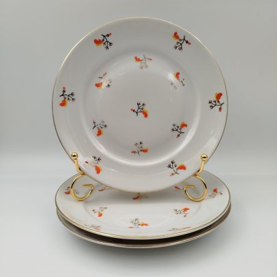 Набор из 3-х десертных тарелок, украшенных растительным декором, фарфор, золочение, роспись, Ленинградский фарфоровый завод (ЛФЗ), СССР, 1960-1970 гг.