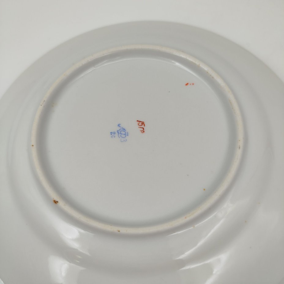 Набор из 3-х десертных тарелок, украшенных растительным декором, фарфор, золочение, роспись, Ленинградский фарфоровый завод (ЛФЗ), СССР, 1960-1970 гг.