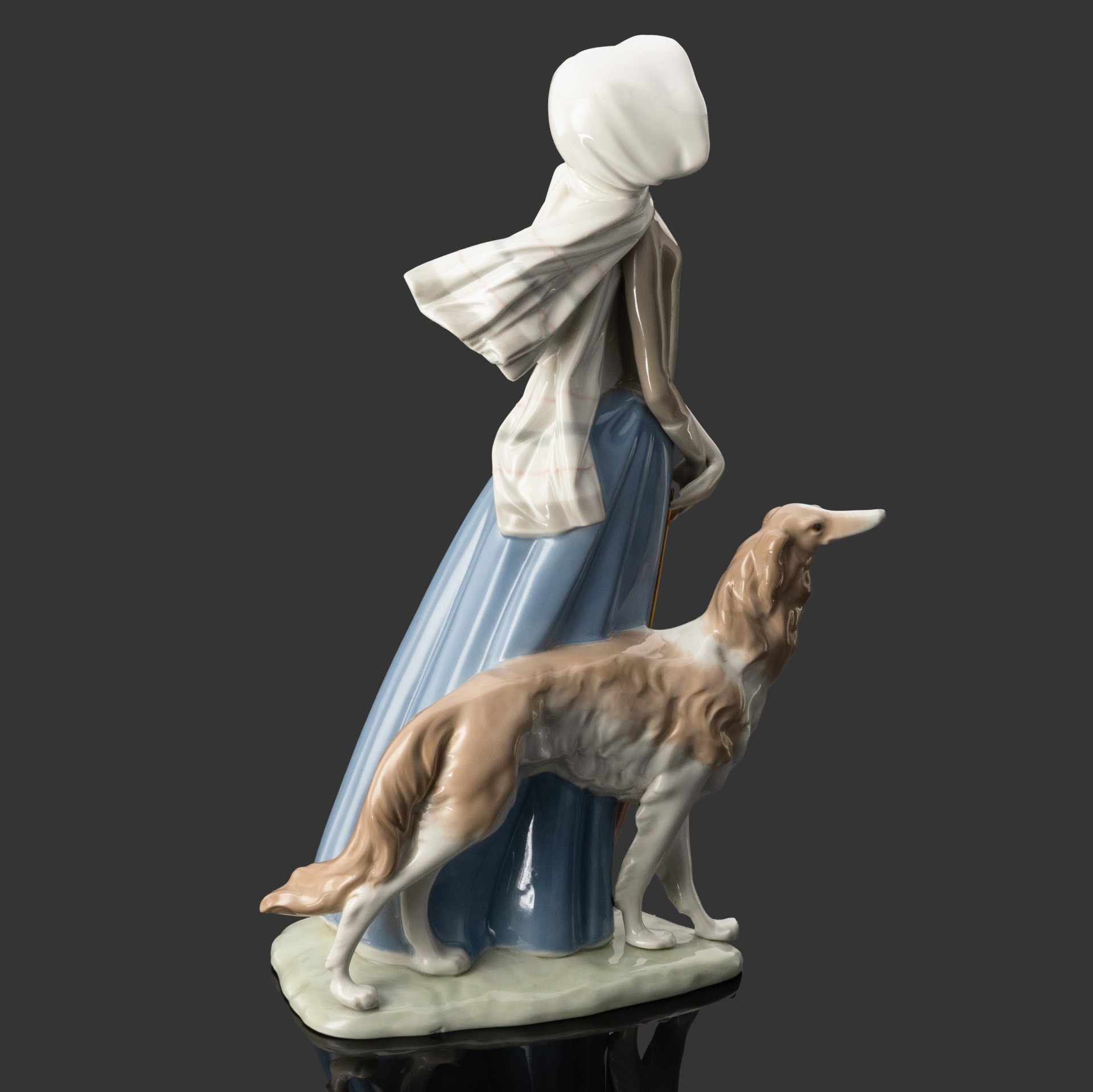 Статуэтка "Дама с собачкой" ("Леди с борзой"), Lladro