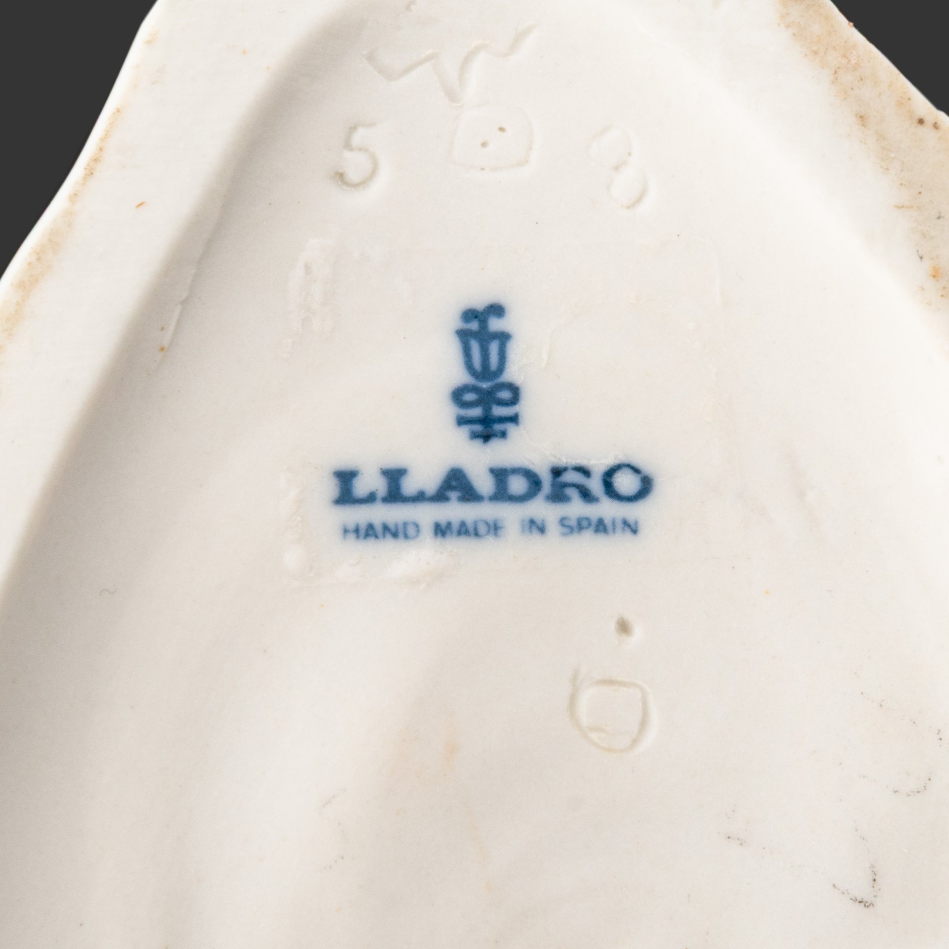 Статуэтка "Дама с собачкой" ("Леди с борзой"), Lladro