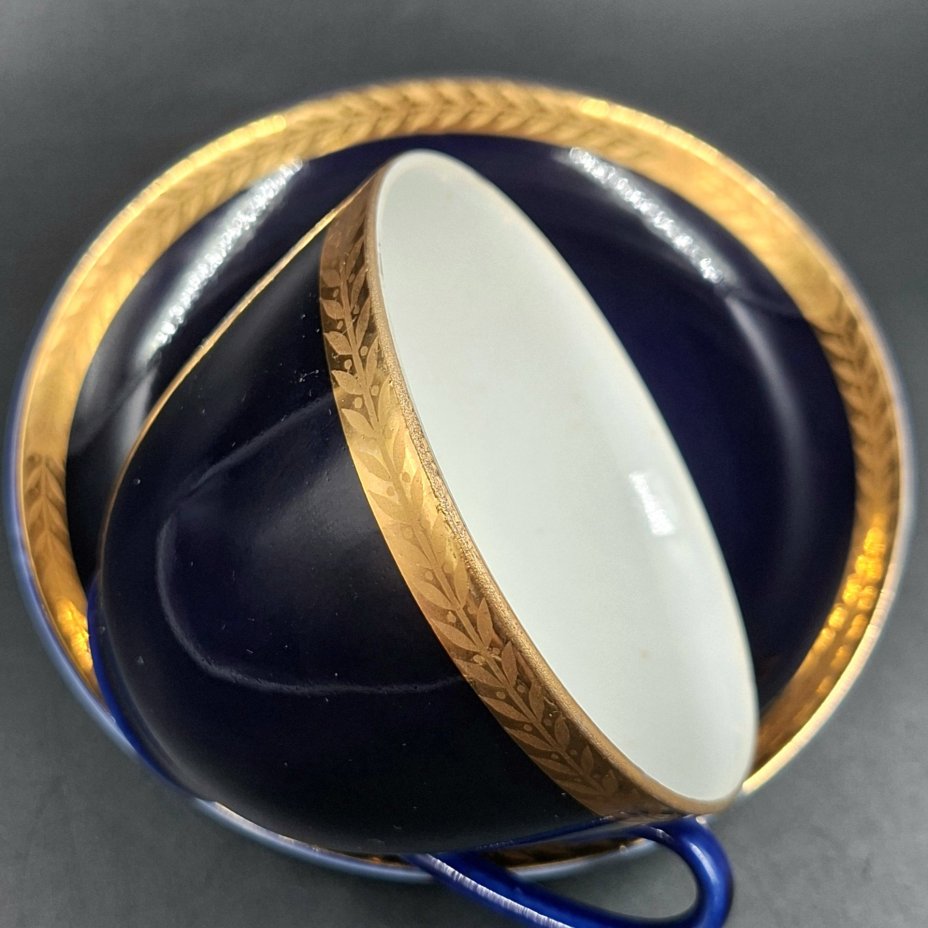 Пара чайная с растительным орнаментом вдоль борта