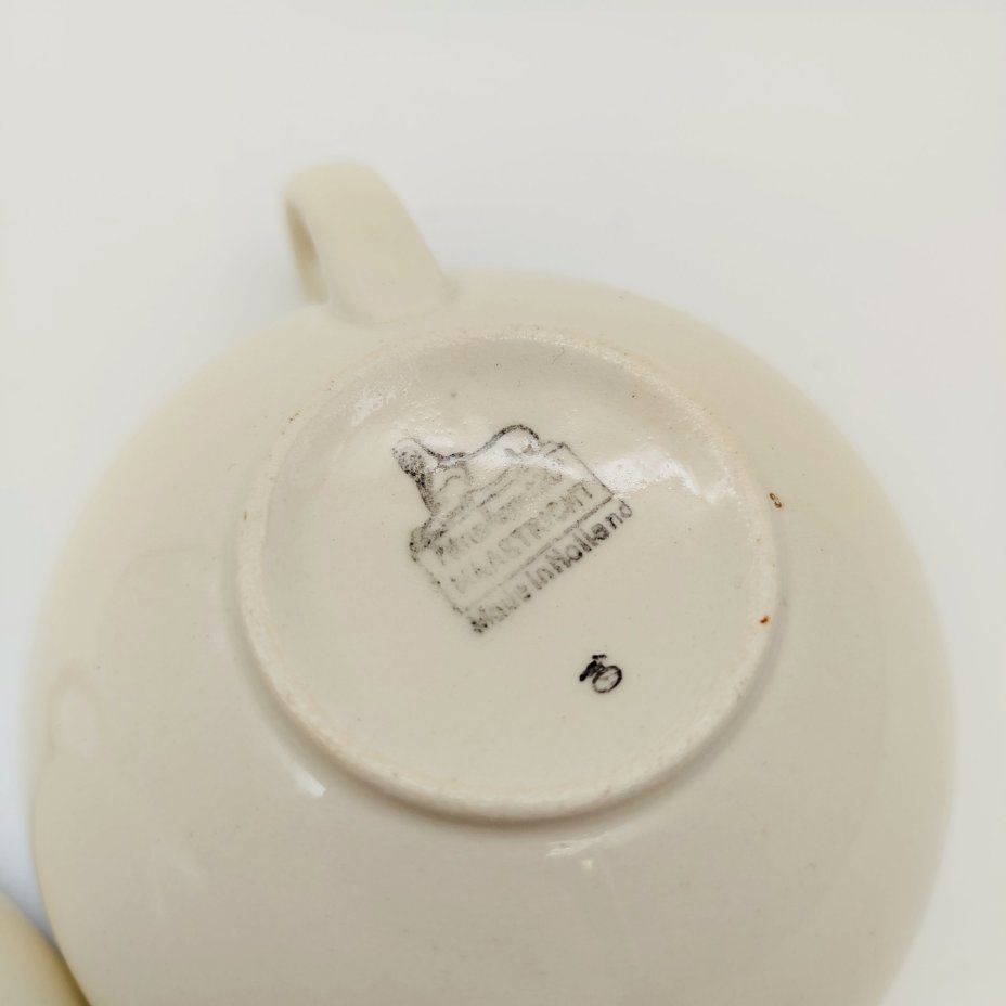 Набор чайных пар на две персоны с декором в виде линий, Petrus Regout Maastricht