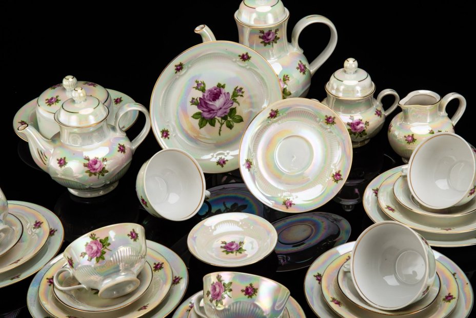 Сервиз чайный с декором в виде роз на 6 персон (28 предметов), фарфор, деколь, люстр, золочение, Colditz (Кольдиц), ГДР, 1970-1990 гг.