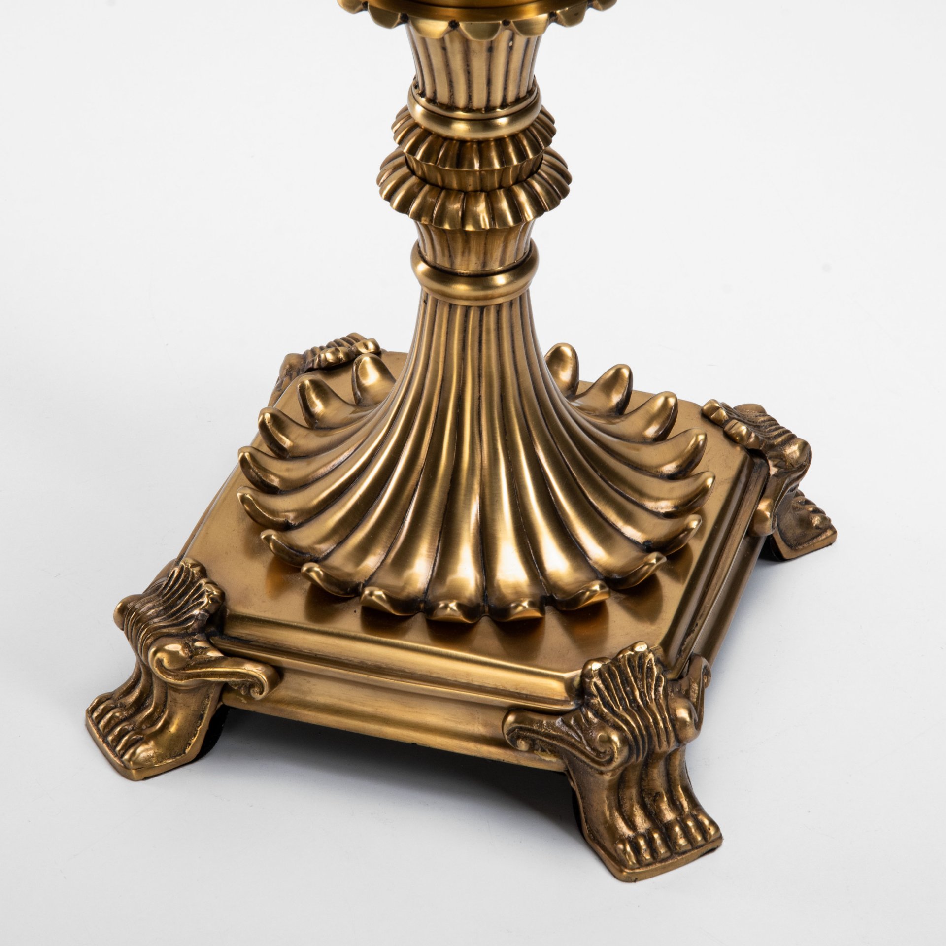 Подсвечник на одну свечу в форме кубка (крупный)