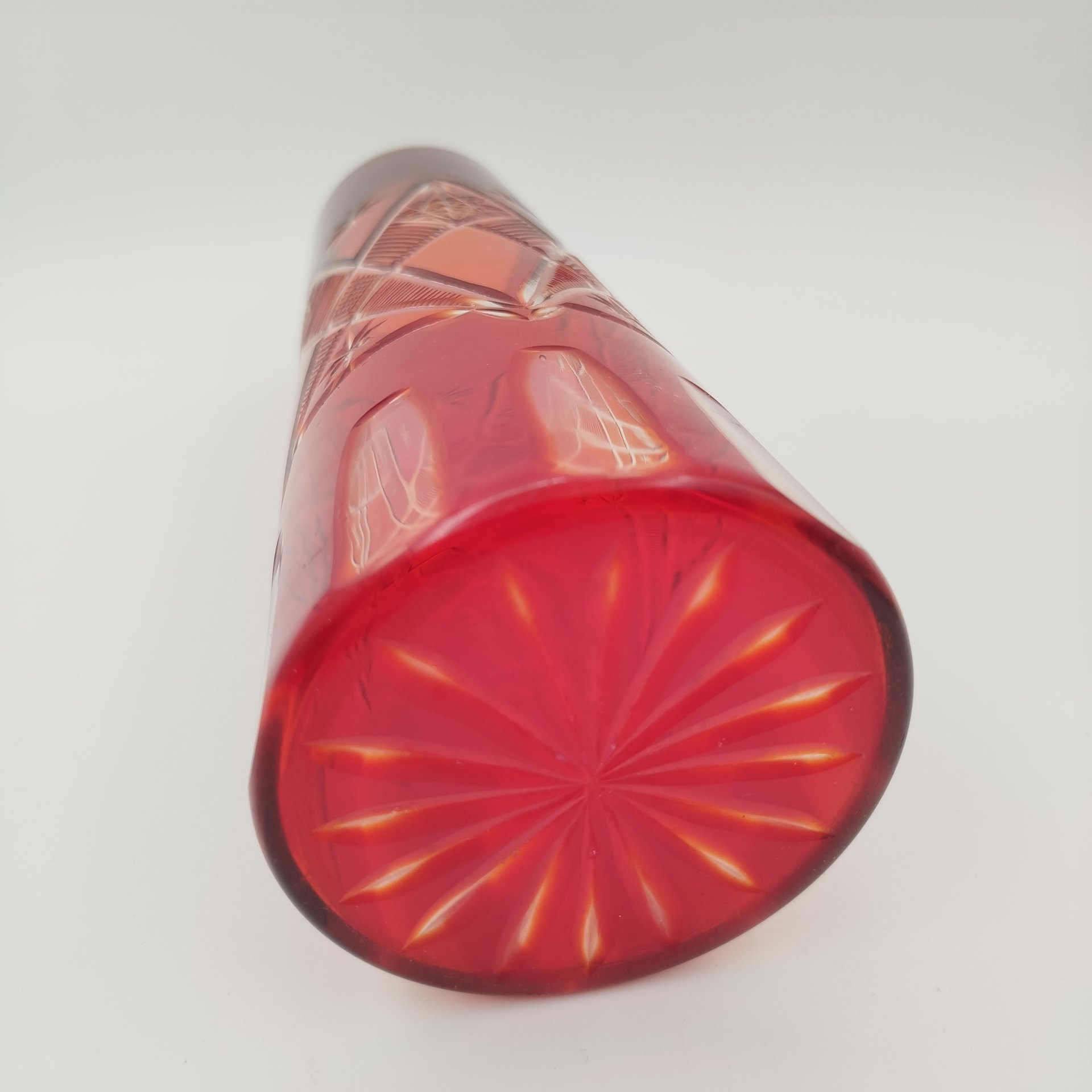 Ваза "Салют", автор Н.А. Тарковская, стекло, алмазная грань, Гусевской хрустальный завод (Гусь-Хрустальный), СССР, 1950-1970 гг.