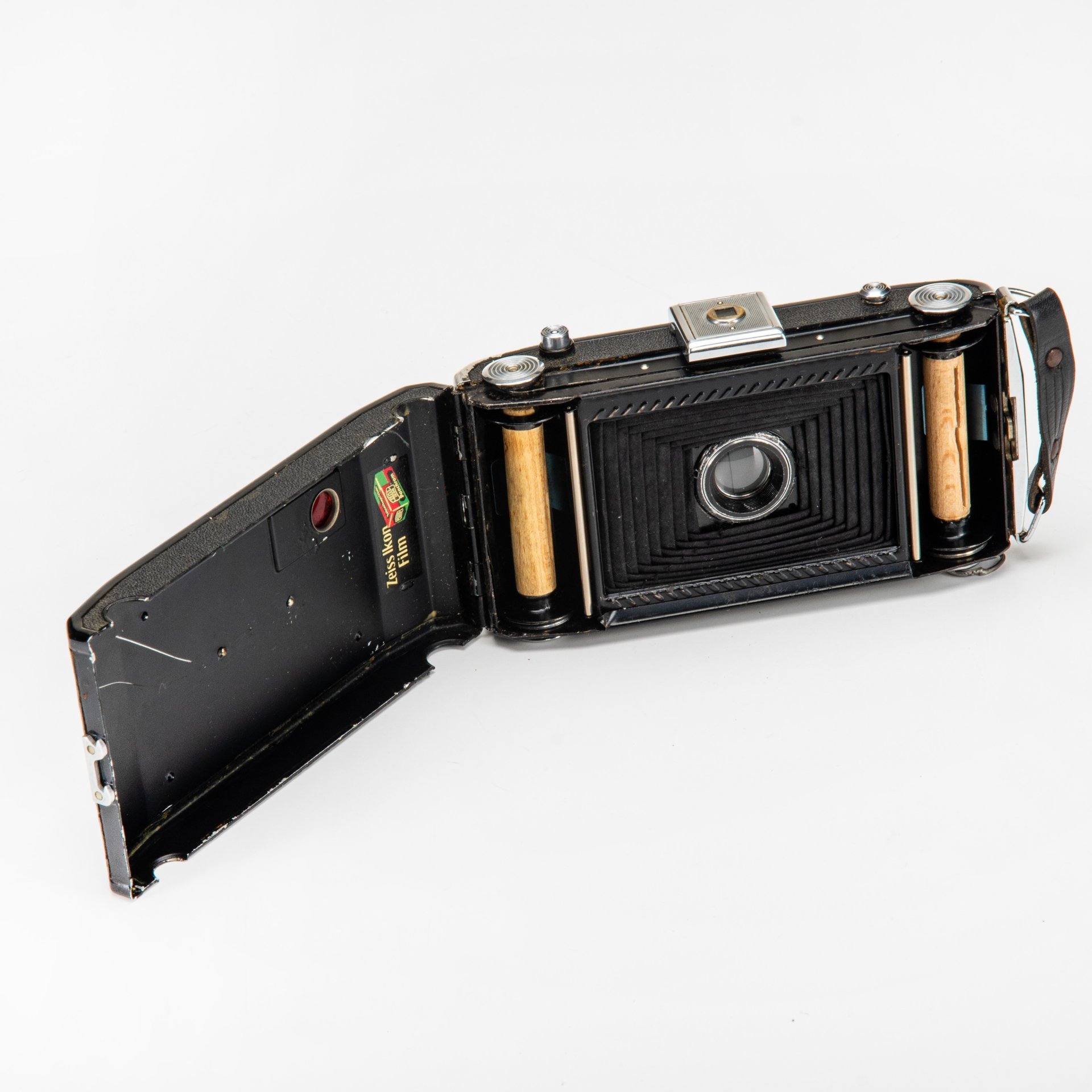 Фотоаппарат пленочный "Zeiss Ikon Derval" с объективом "Nettar-Anastigmat 1:6,3/10,5 сm" в оригинальном кофре, металл, стекло, кожа, Carl Zeiss, Германия, 1930-1940 гг.