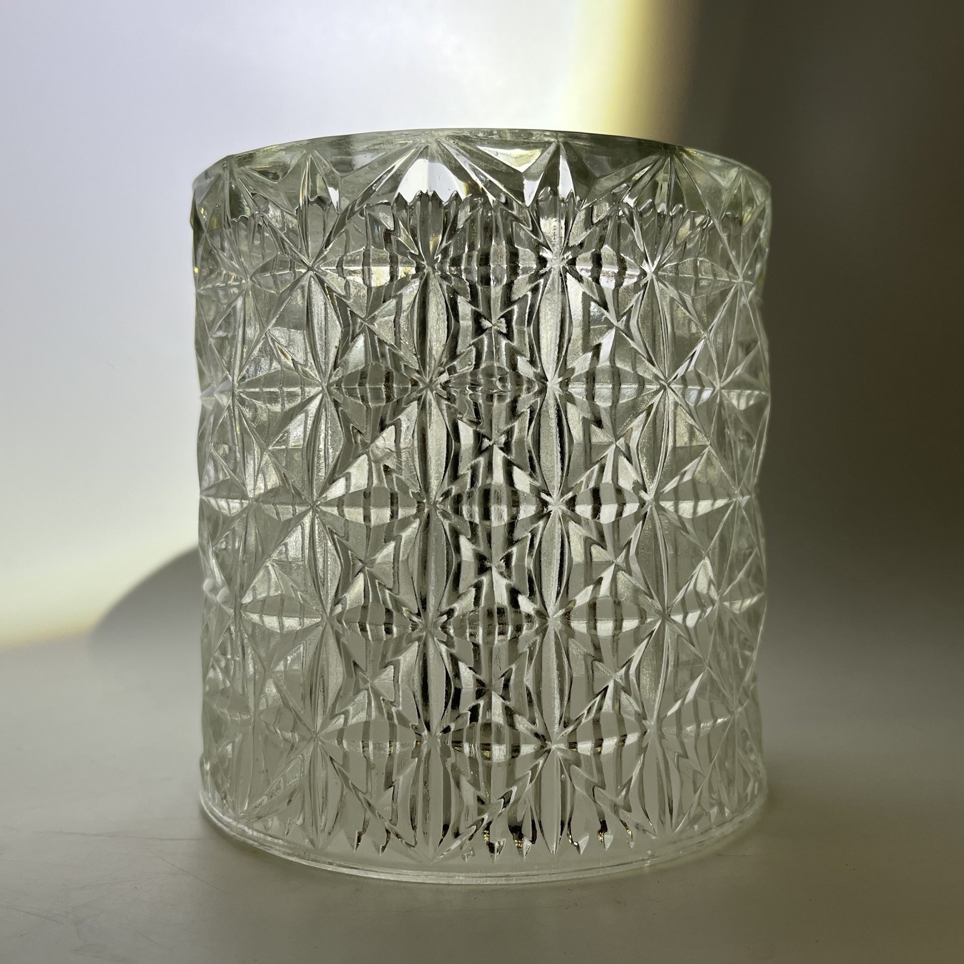 Плафон цилиндрической формы с рельефным декором, стекло, Европа, 1950-1970 гг.